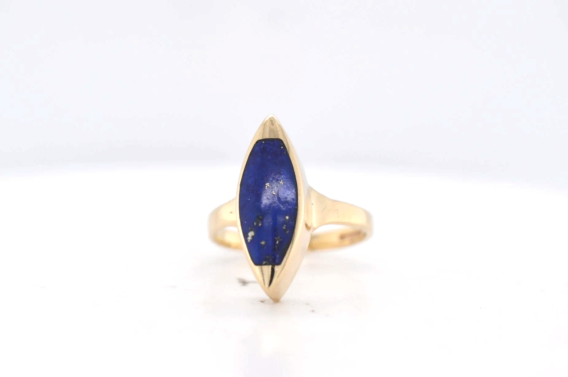 9ct Lapis Ring (Price Band B £250 - £500) EX19