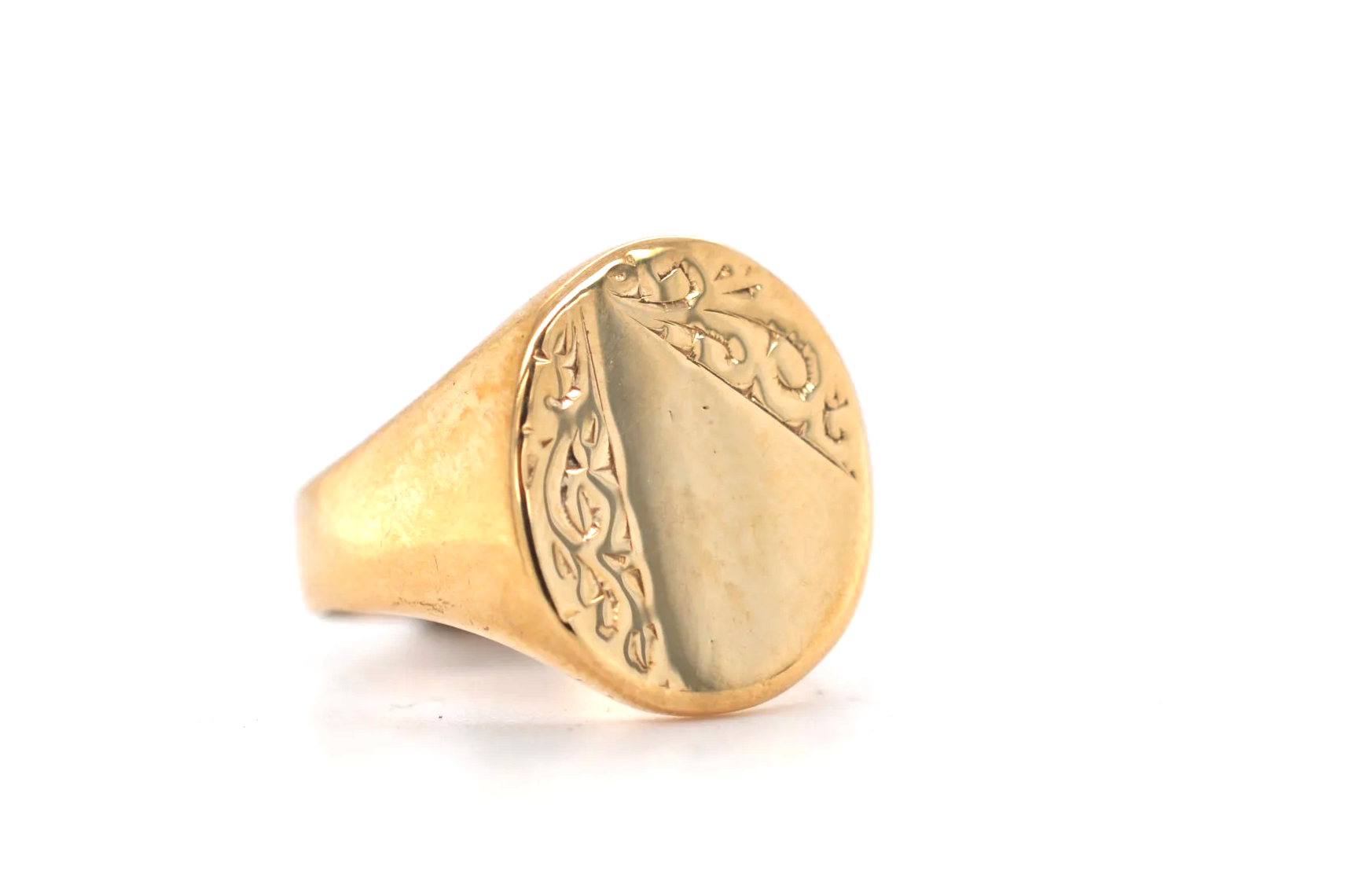 9ct Heavy Signet  Price Band D (£1000 - £1250)