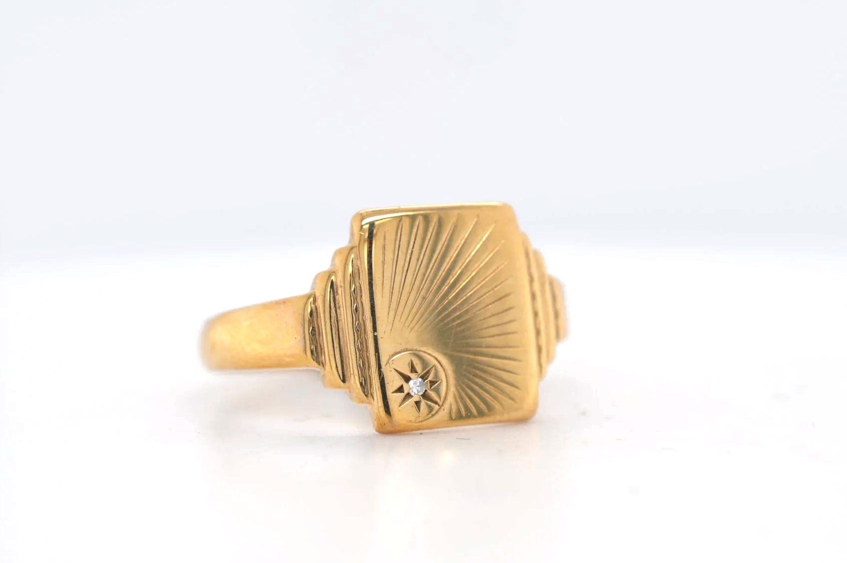 9ct Diamond Signet Price Band B (£250 - £500) EQ20