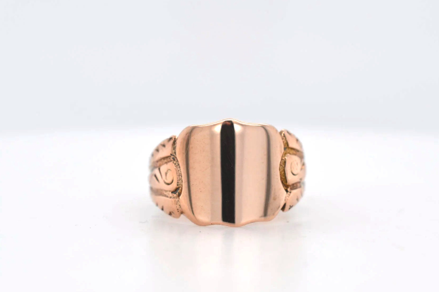9ct Shield Signet Price Band B (£250 - £500) CZ21