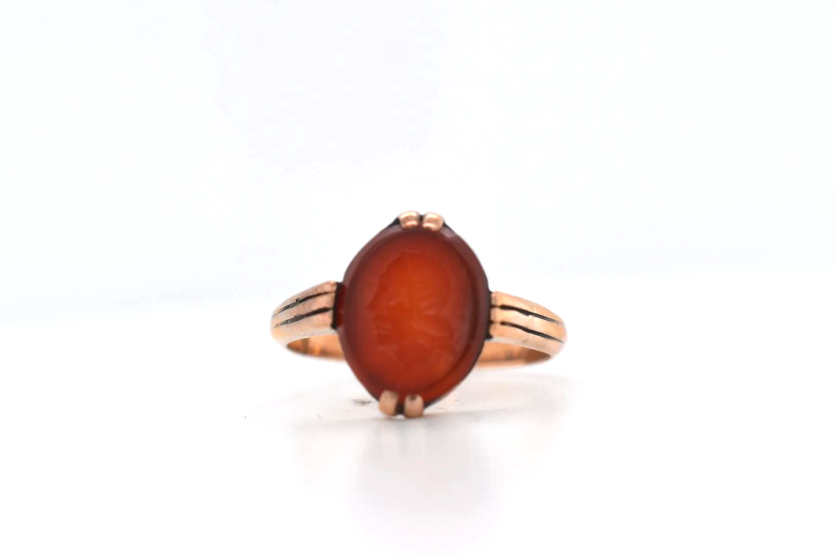 9ct Carnelian Ring Price Band A (£0 - £250) CR26