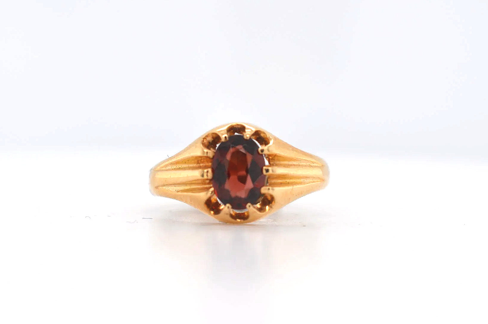 9ct 'Chester 1913' Garnet Ring  Price Band C (£500 - £750) DK14