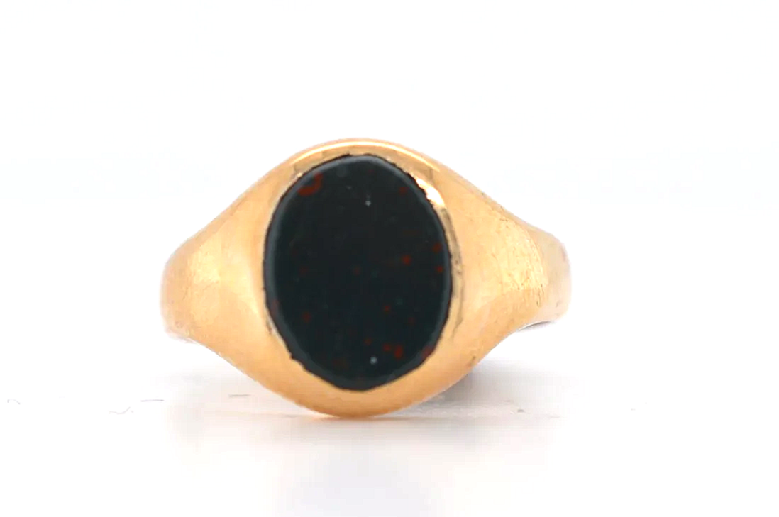9ct Bloodstone Ring Price Band B (£250 - £500) 