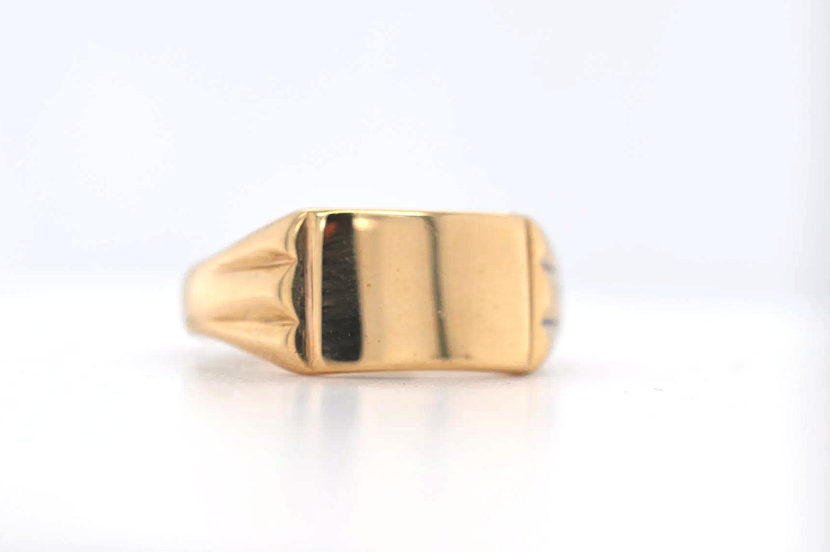9ct Signet Price Band B (£250 - £500) DU10