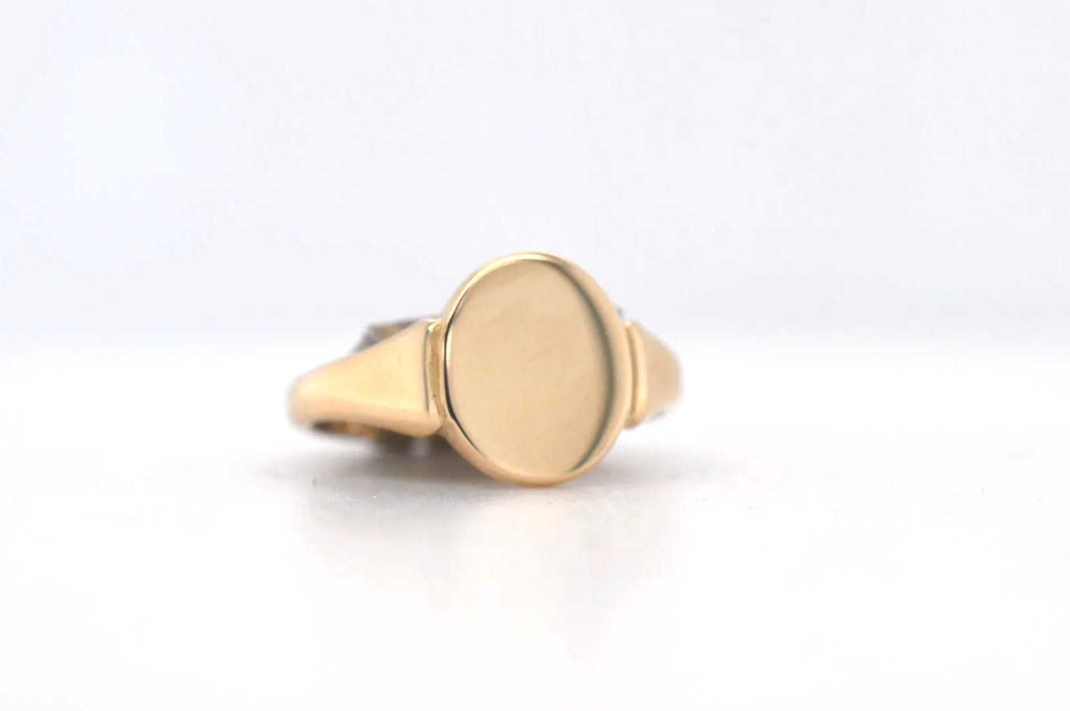 18ct Signet  Price Band C (£500 - £750) EL20