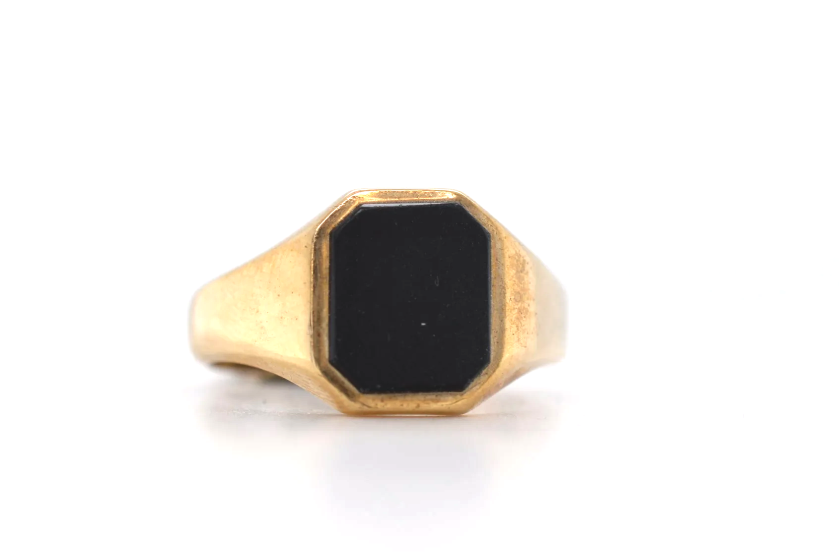 9ct Onyx Signet Price Band B (£250 - £500) BR30