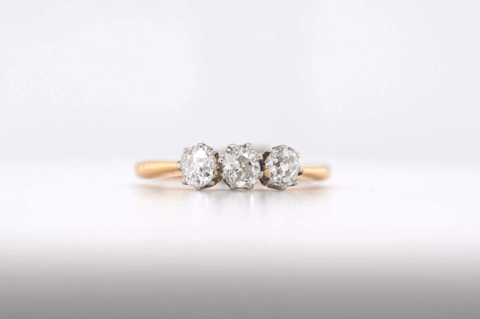 18ct Old Mine Cut 0.75ct Trilogy Price Band F (£1,250 - £1,500) EX29