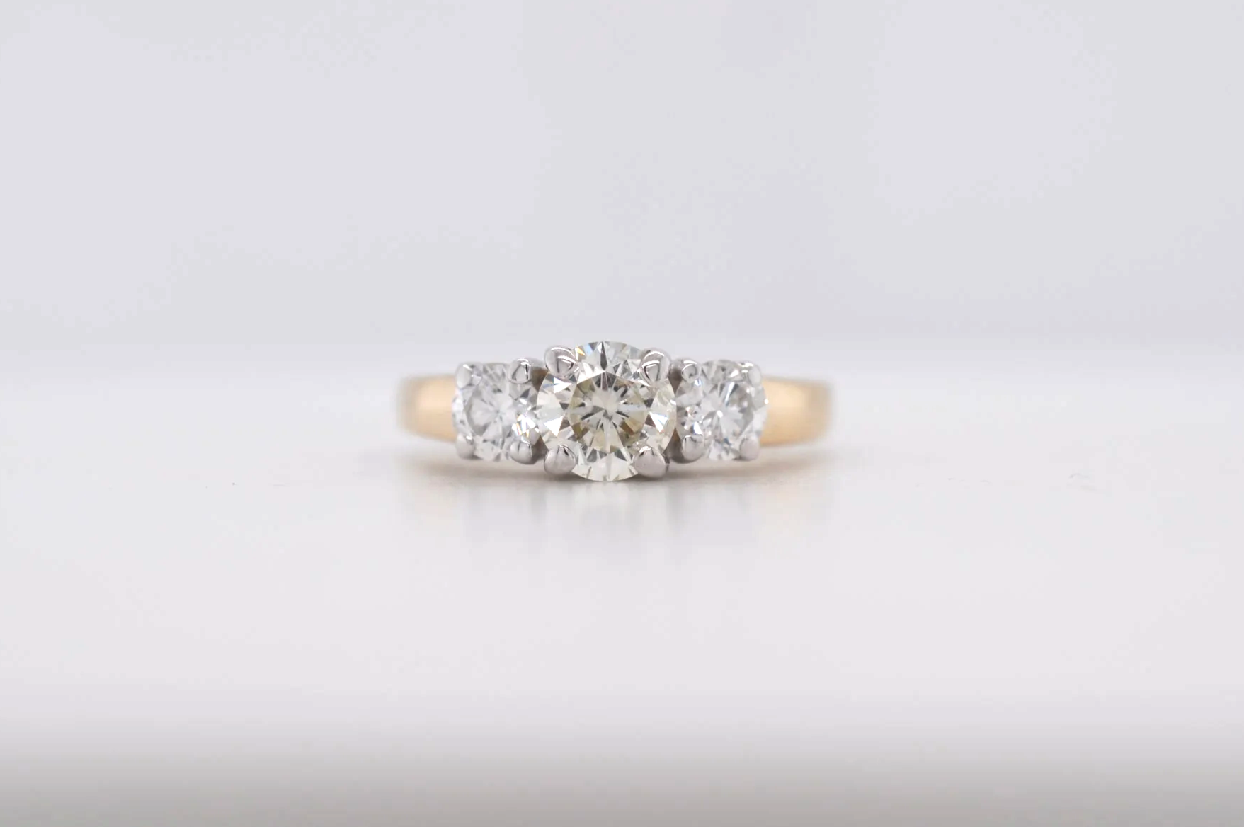 18ct 1.00ct Diamond trilogy Ring Price Band H (£1,750 - £2,000) EX28