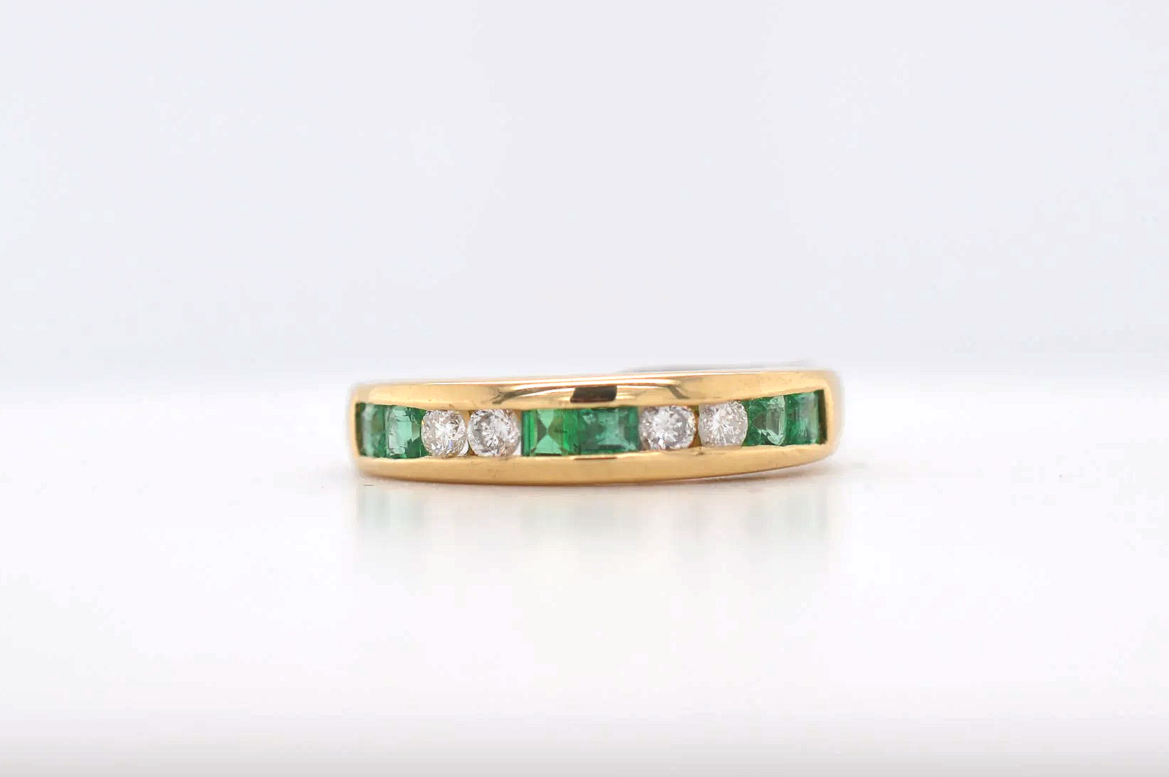 18ct Emerald & Diamond Eterntiy Price Band D (£750 - £1000) FA30