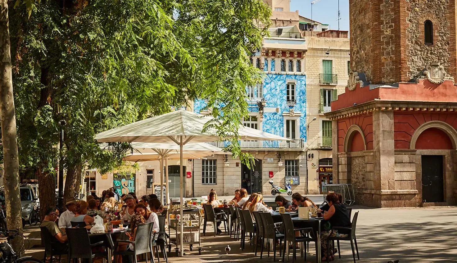  10th Planet Barcelona: La Experiencia en Gràcia / 10th Planet Barcelona: The Gràcia Experience