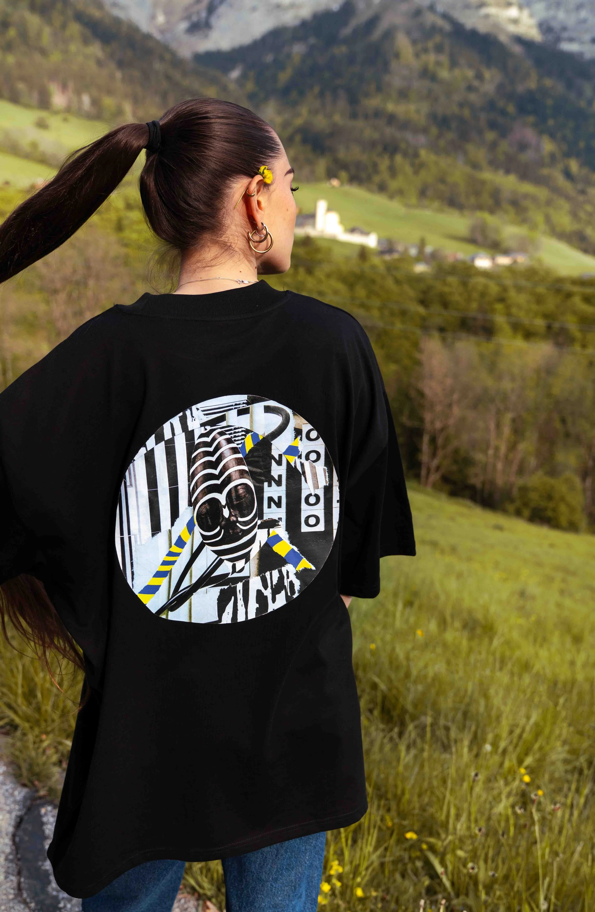 Dots of Depth - Sacred Spectre (T-shirt)