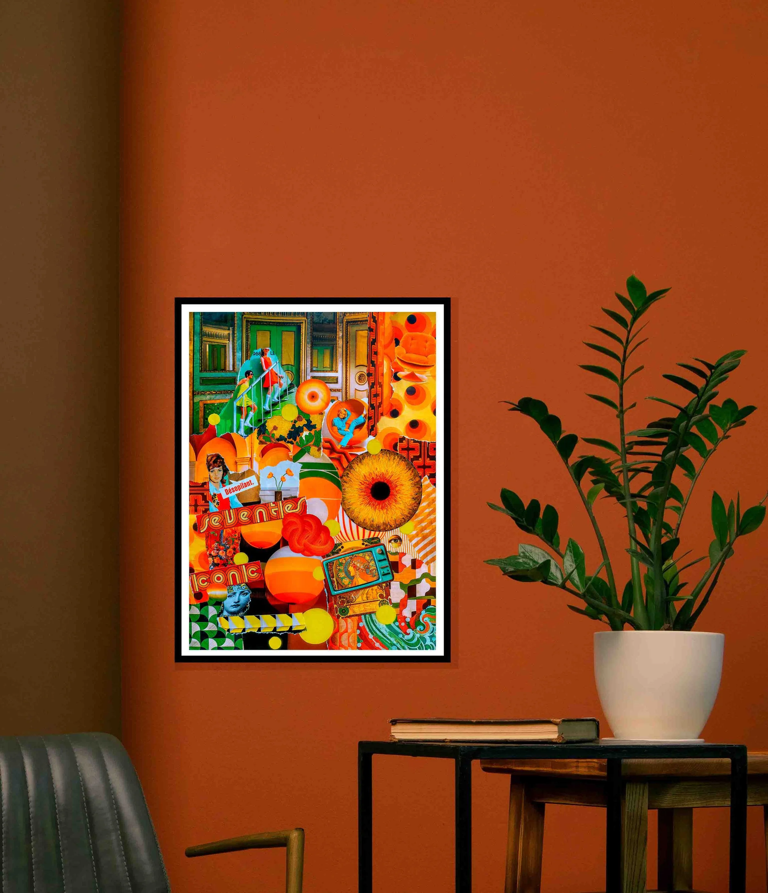 Collage contemporain "Orange Overload" encadré, composition ultra rétro seventies.