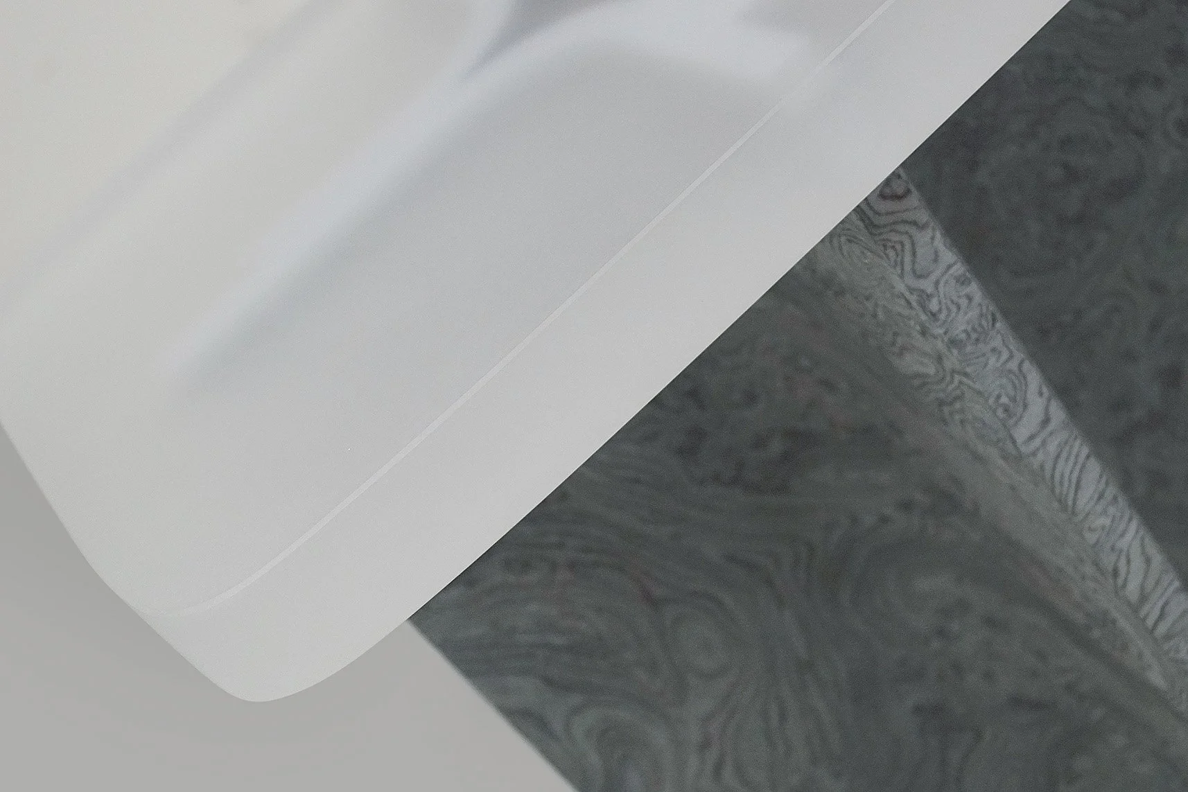 Fossil Side Table in Grey Elm Burl Veneer and Transparent Opaque Resin @ Kabinet 4.jpg
