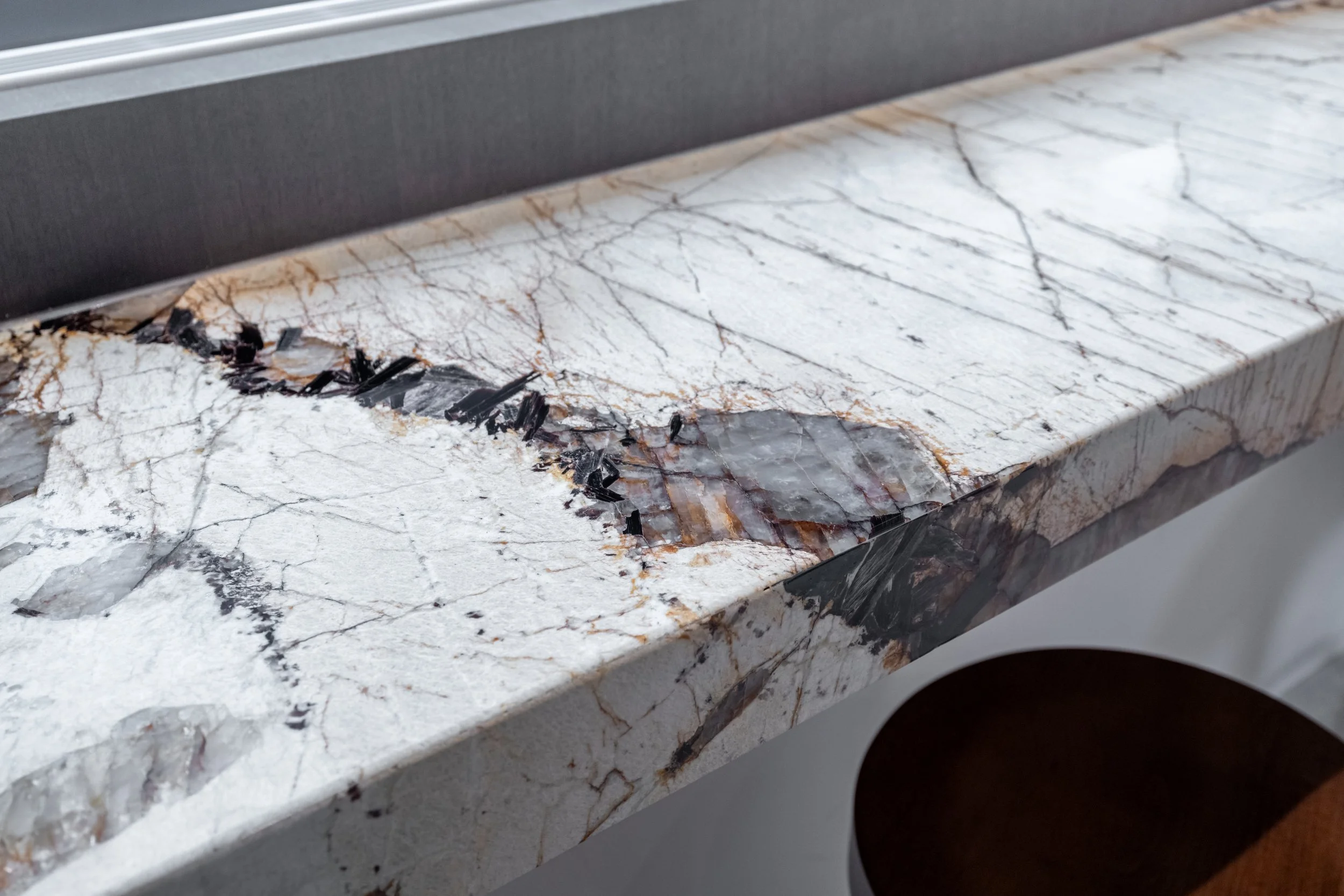 Frameless - Elegance Marble - 106 Spadina Ave - 021.jpg