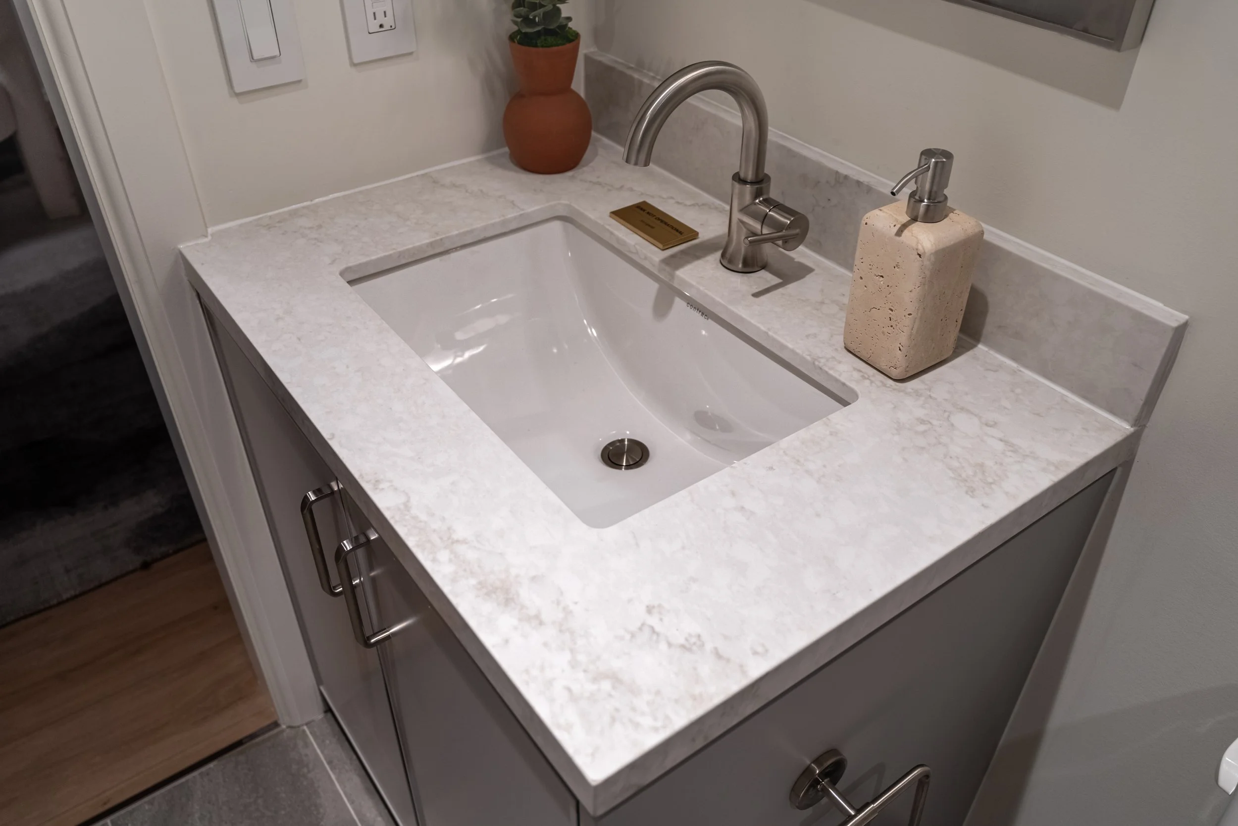 Frameless - Elegance Marble - 106 Spadina Ave - 061.jpg