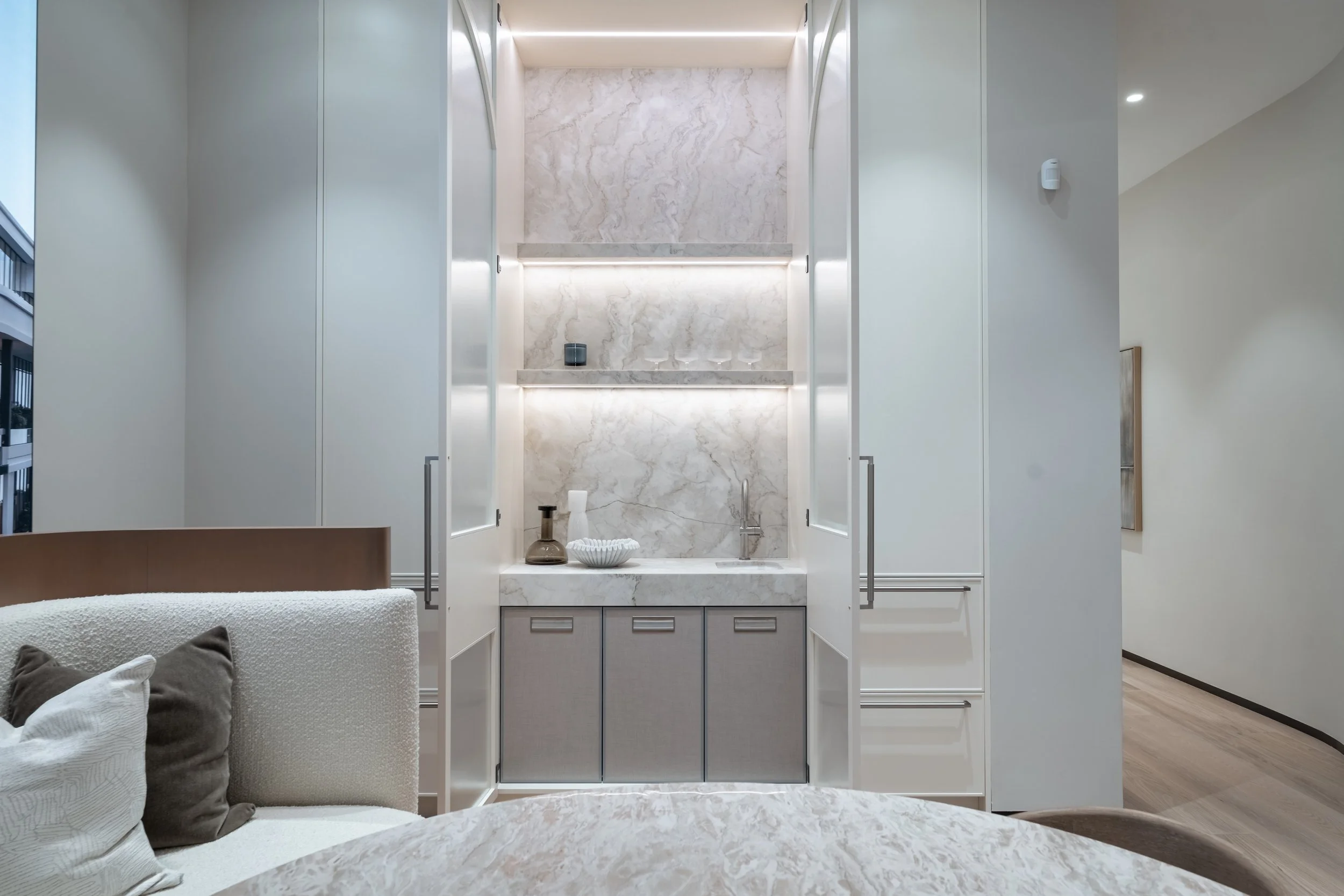 Frameless - Elegance Marble  - 446 Spadina Rd -051.jpg