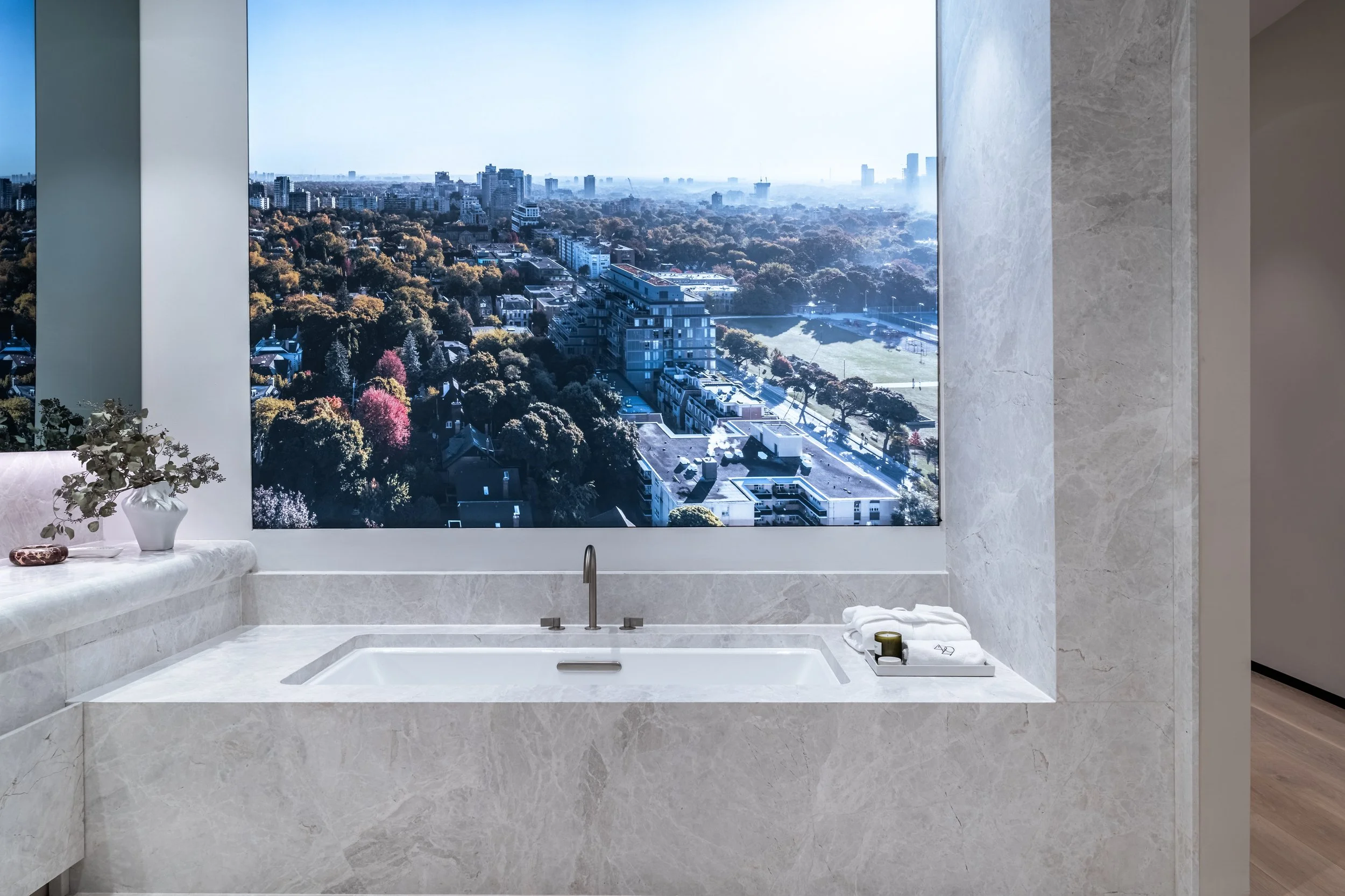 Frameless - Elegance Marble  - 446 Spadina Rd -060.jpg