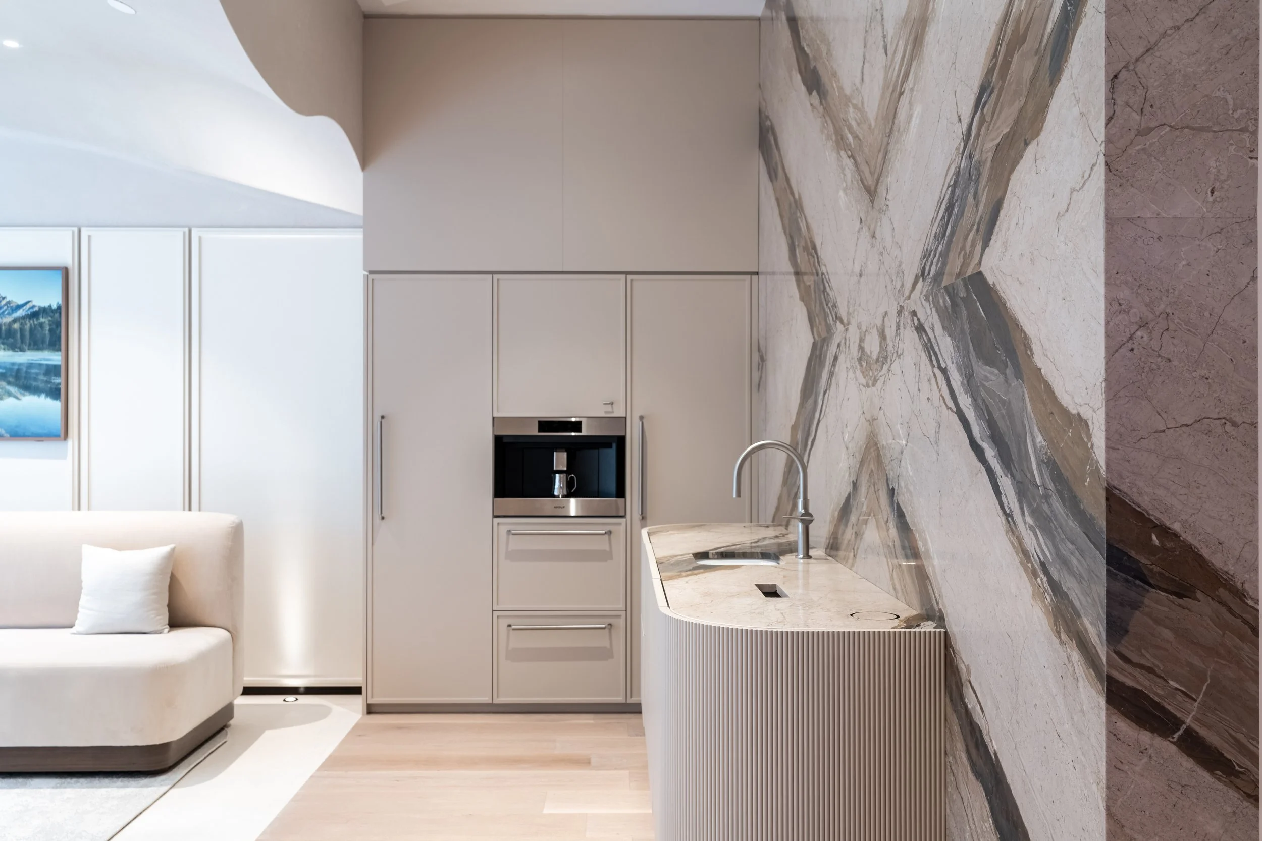 Frameless - Elegance Marble  - 446 Spadina Rd -020.jpg