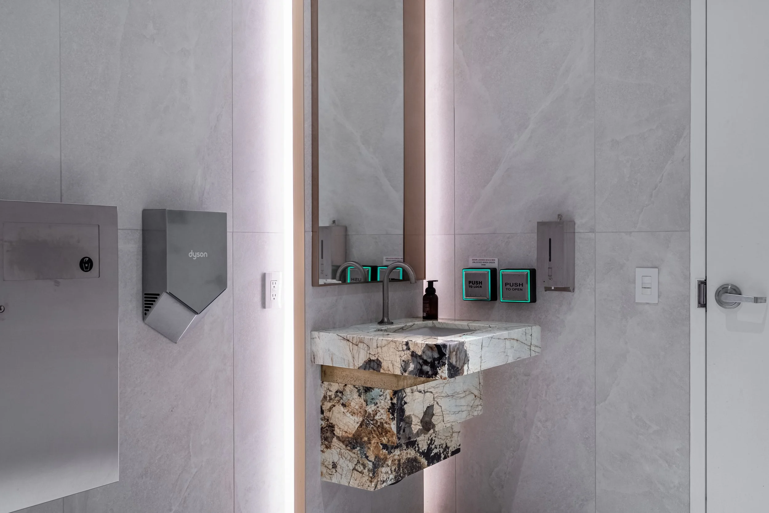 Frameless - Elegance Marble - 106 Spadina Ave - 068.jpg