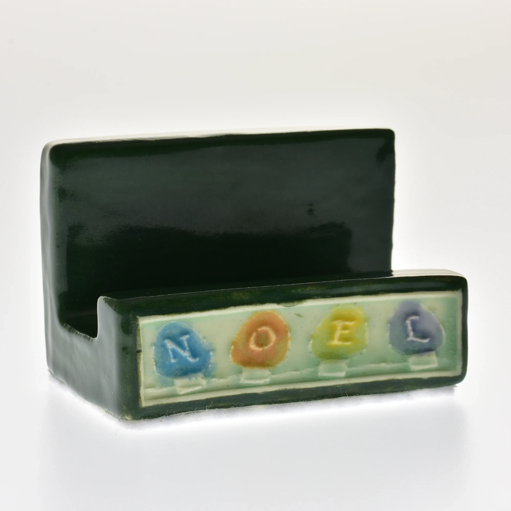 noel_stand_angle.webp