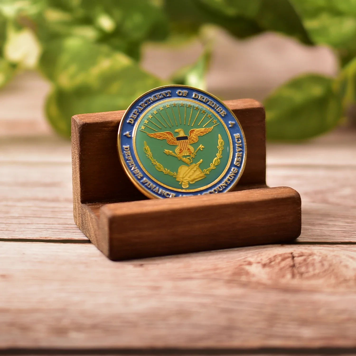 small_wooden_stand_coin1.webp