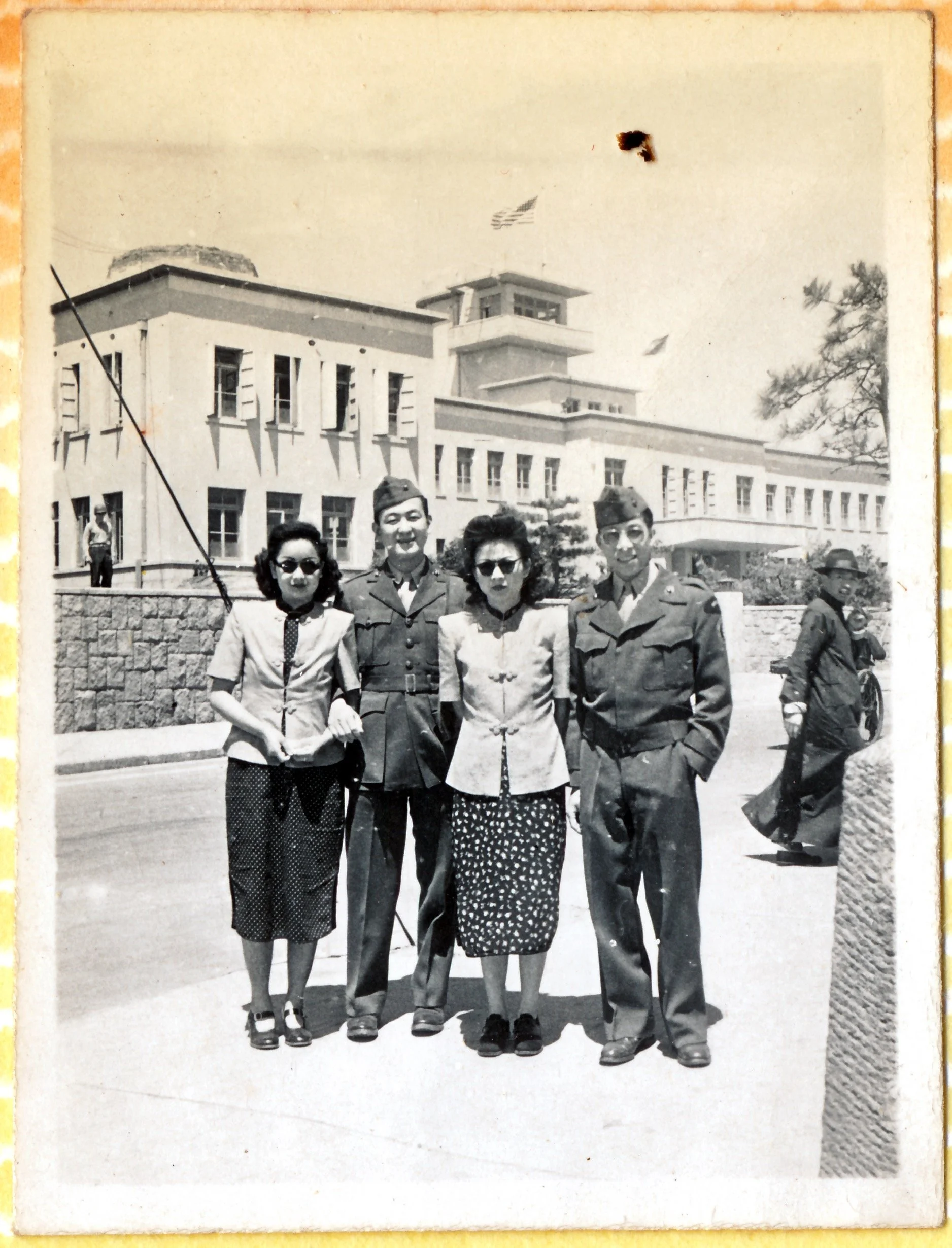 Edie, Ang, Mom, Dad in Tsingtao