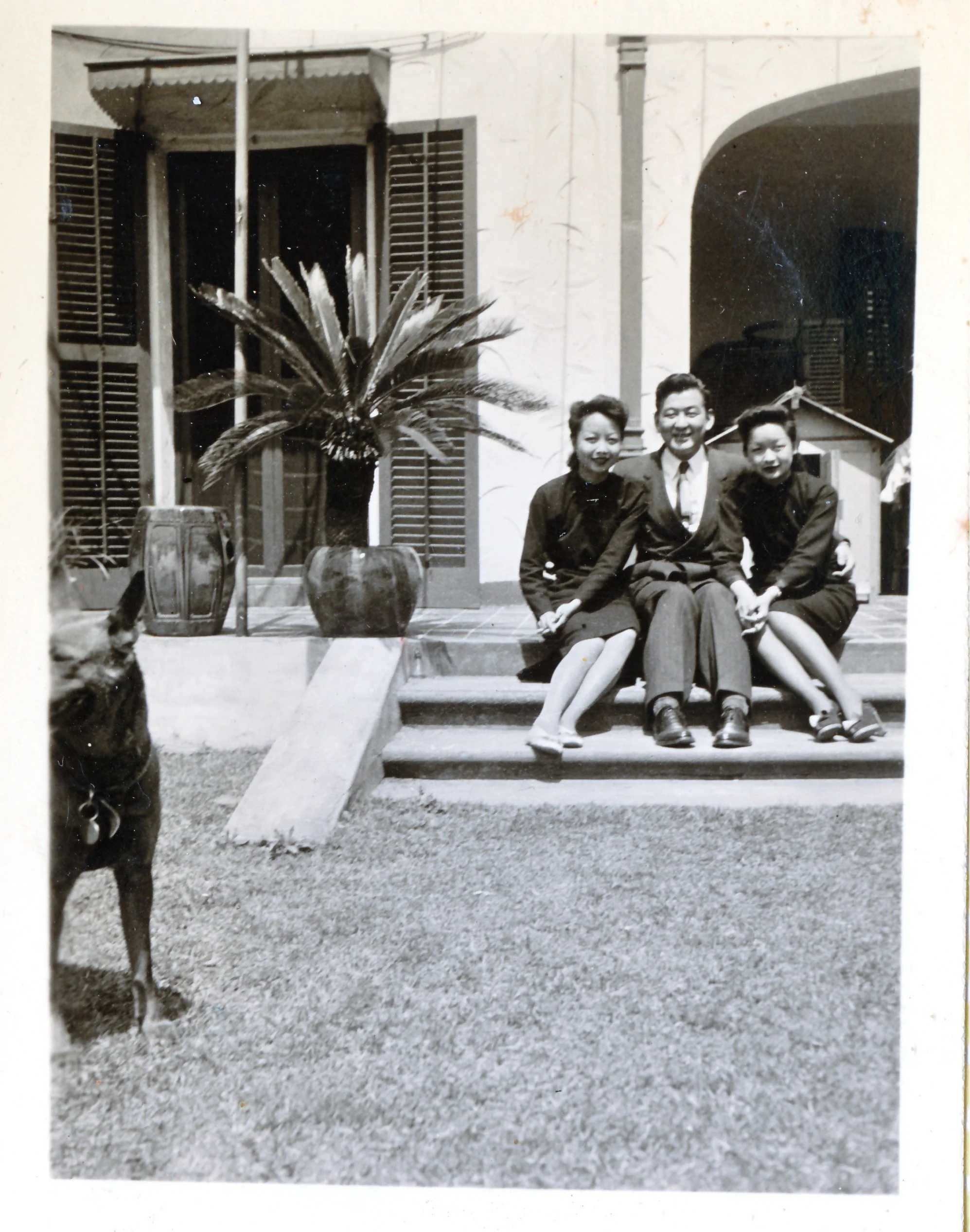 Daisy, Ang, Edie in the Philipines