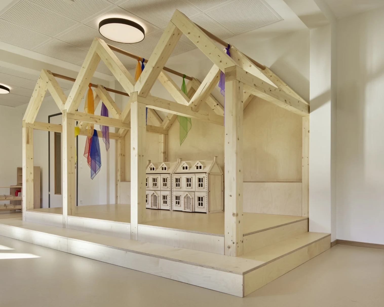 Theaterentwurf für den Kindergarten, der das Rollenspiel und die Fantasie der Kinder fördert