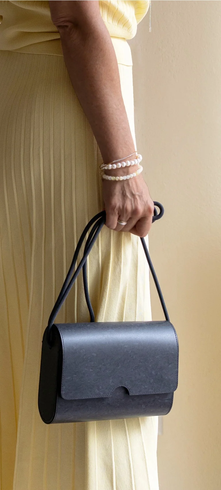 Handtasche aus recyceltem Bodenbelag