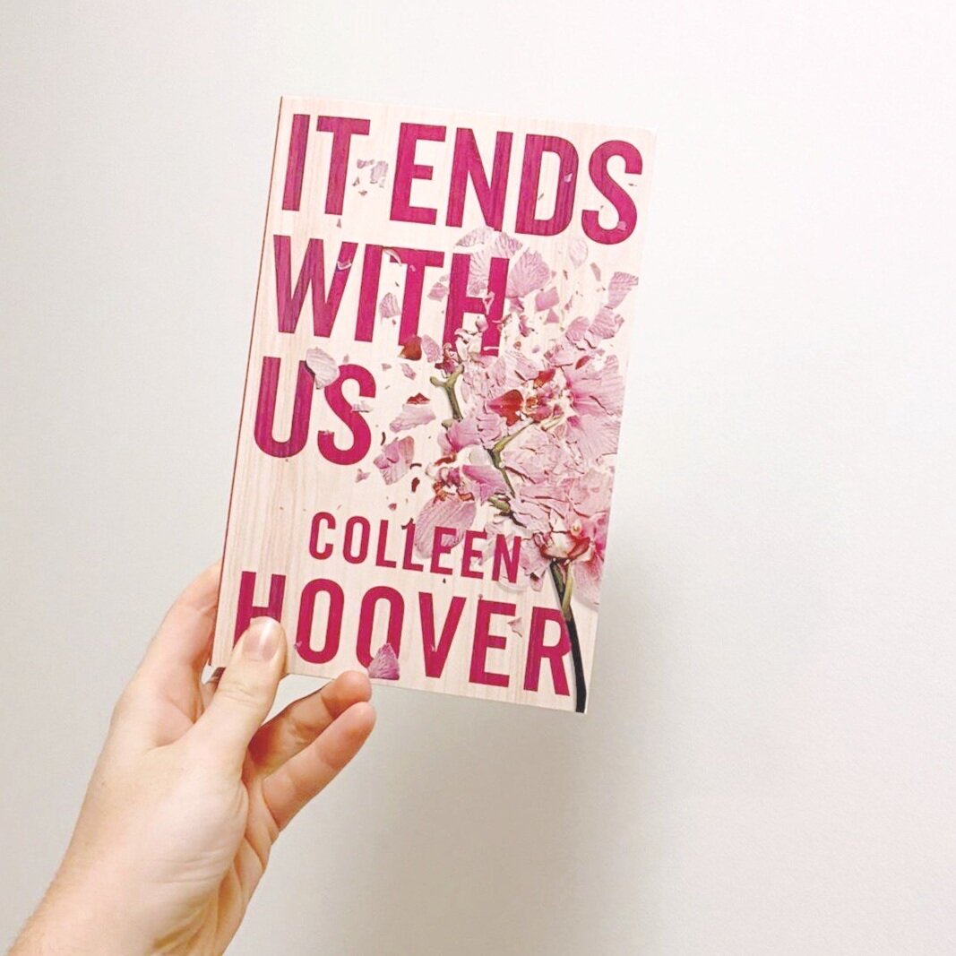 Book Review | It Ends With Us by Colleen Hoover — The Paperback Den