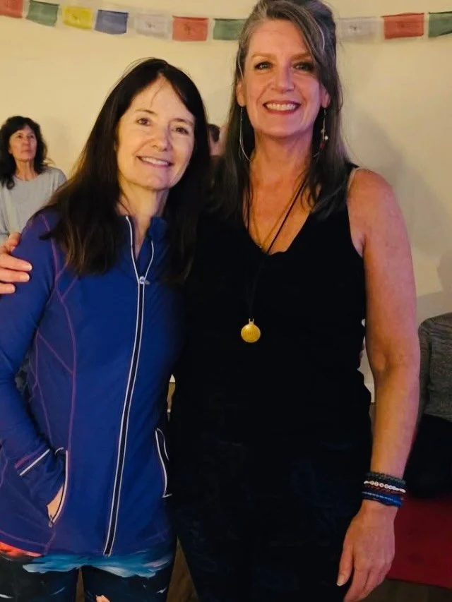 What's been the best part of your weekend? 

For me, it was a heart-centered evening of community, connection and nourishment at Blue Sky Yoga. 

Highlights included ...

1. a group balance pose ---singing and holding one another up. (Reminder: We al
