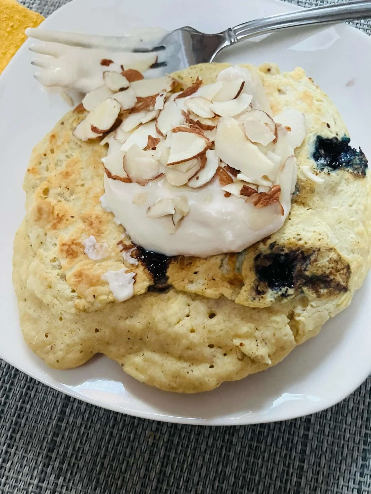 Breakfast for dinner? 

Especially on a snowy, cozy Sunday. 🙌

Breakfast at dinnertime when I was a kid was a special treat and usually featured waffles with strawberries and whipped cream-- and lotsa smiles. 

Share your fave B- for- D fare in comm