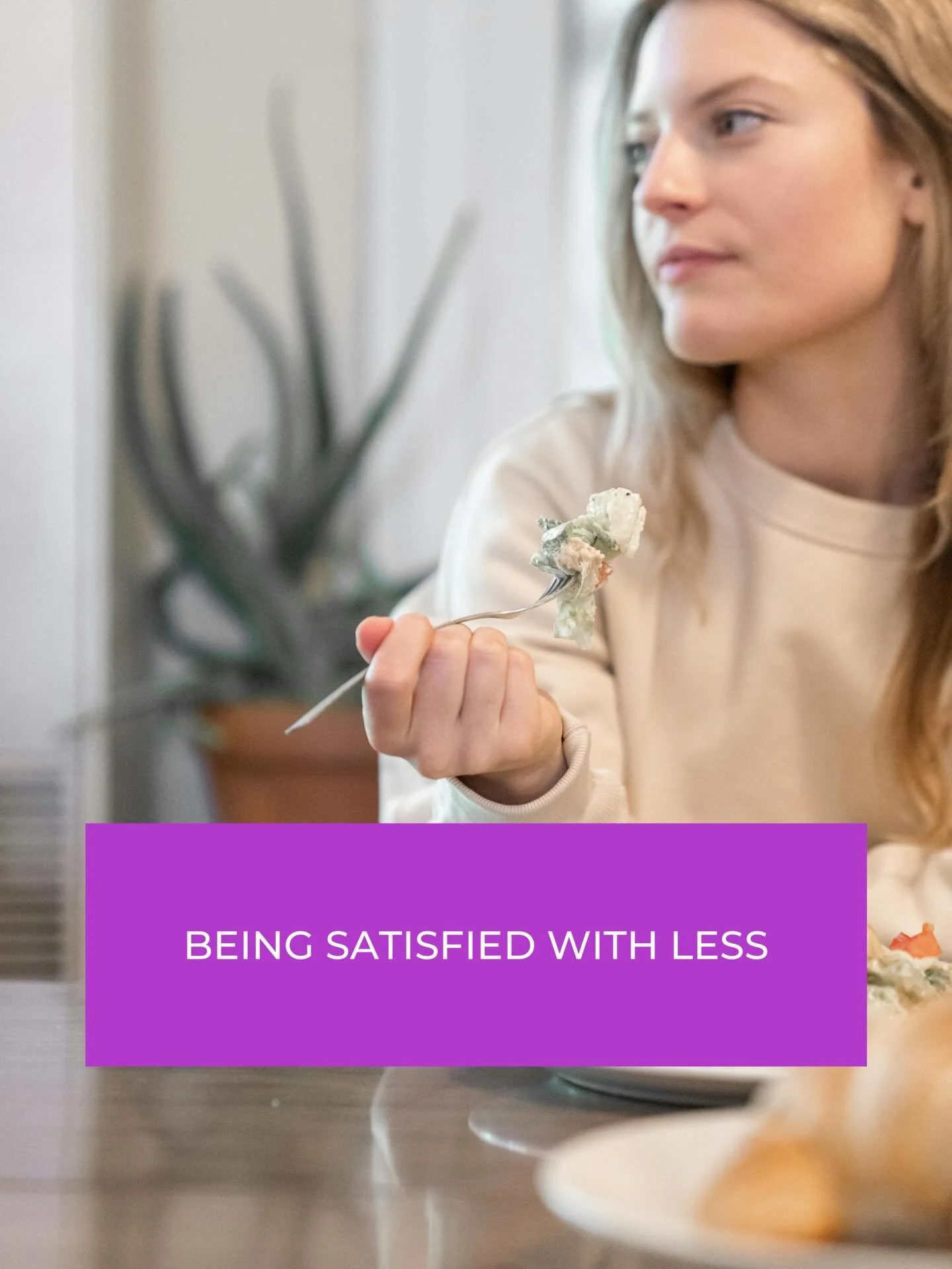 You&rsquo;re not overeating &hellip; you&rsquo;re under-experiencing your food.

Read that again.

When we rush, scroll, or eat on autopilot, we miss the very signals that tell us we&rsquo;re satisfied.

And the result?

We keep eating&hellip; not be