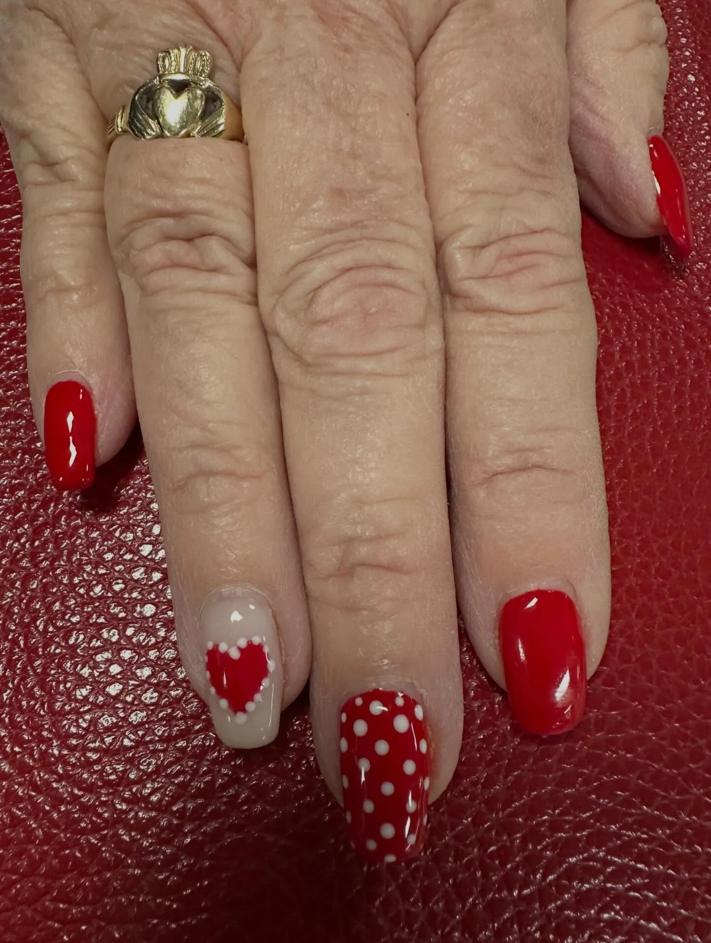 Happy Valentine&rsquo;s Day 🌹💕 Sharing the love in our work, with each and every client. #spreadinglovethroughcreativity