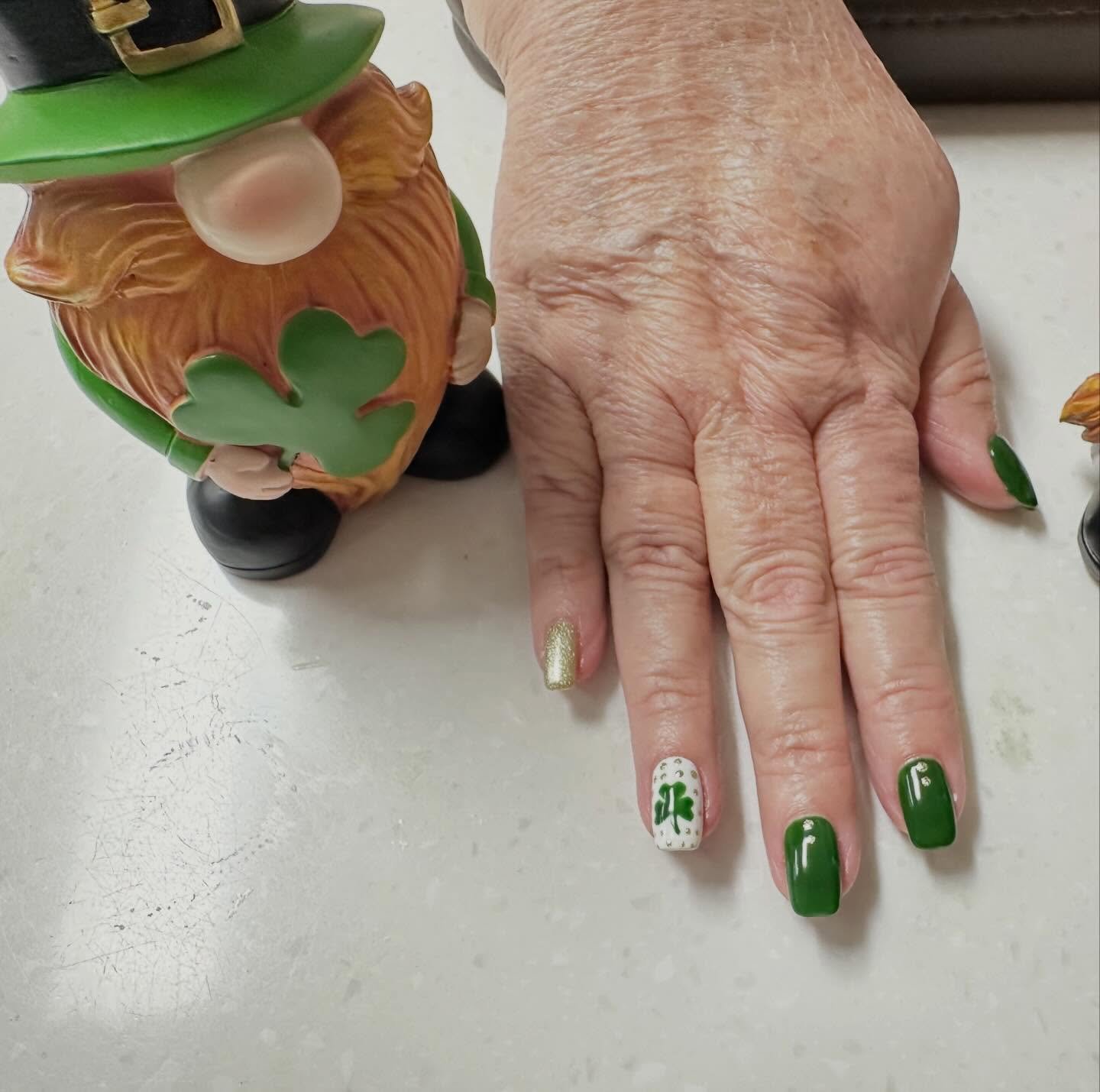 Let the St. Patrick&rsquo;s festivities begin ☘️🍀🌈 Nails by Specialist Lauren ☎️ 732-787-7619. #njnails #njnailtech