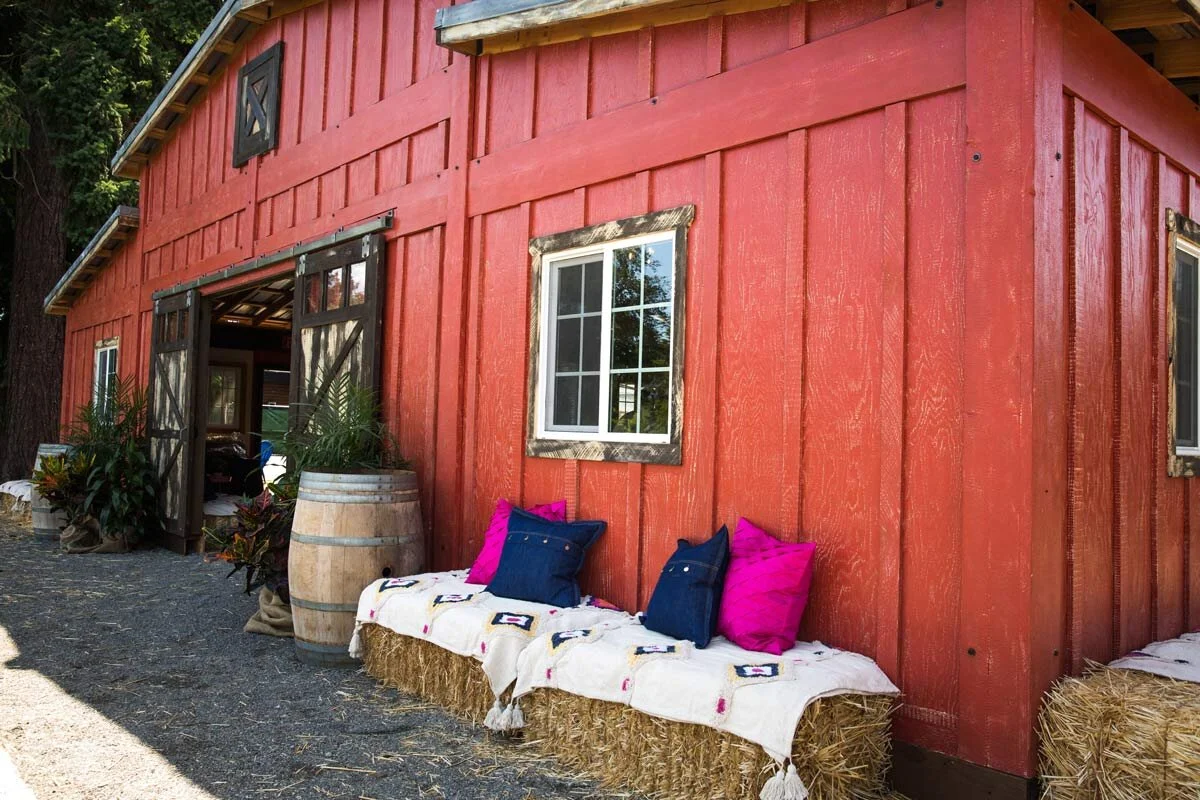 barn_ext_decopr.jpg