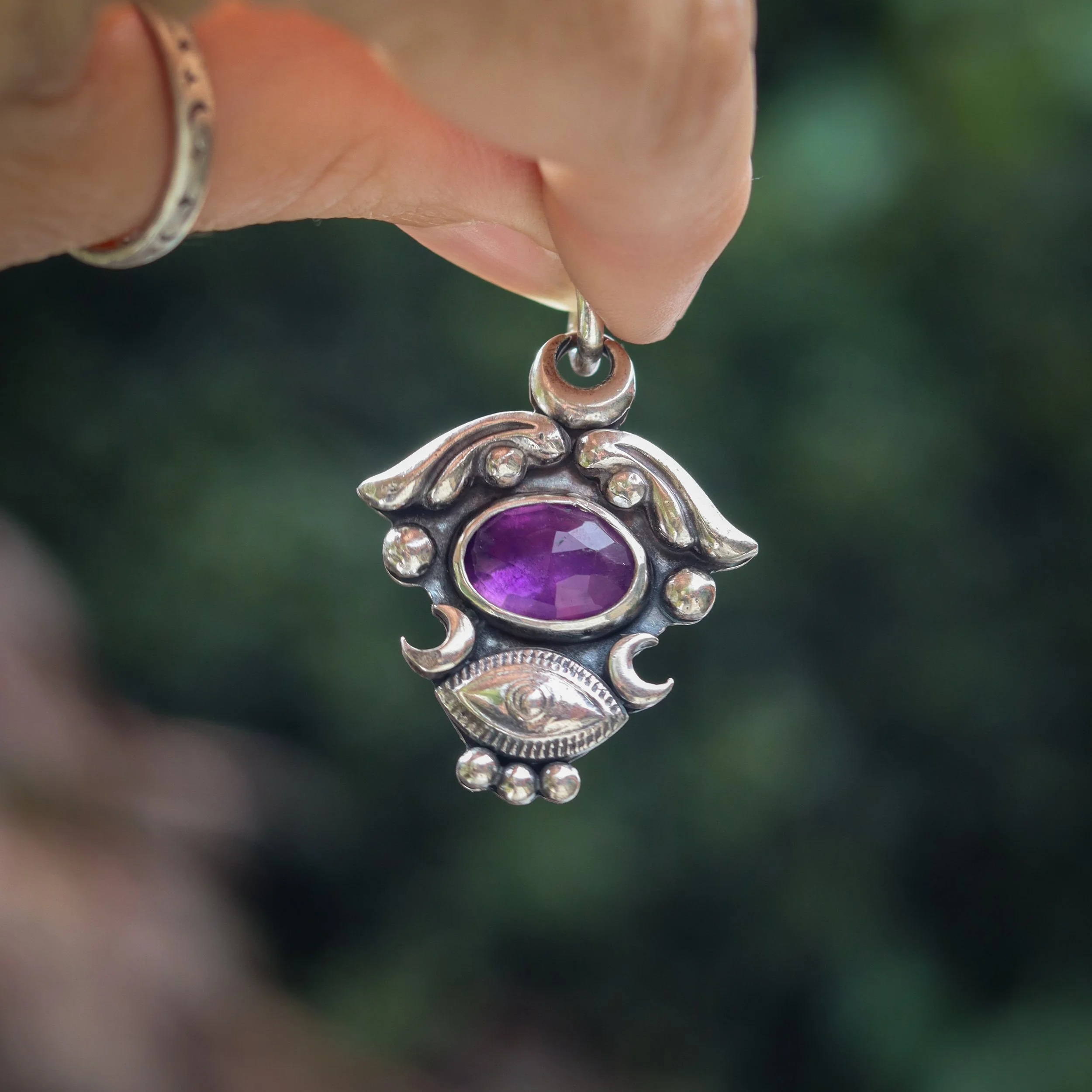 Iseeyou-amethyst.jpg
