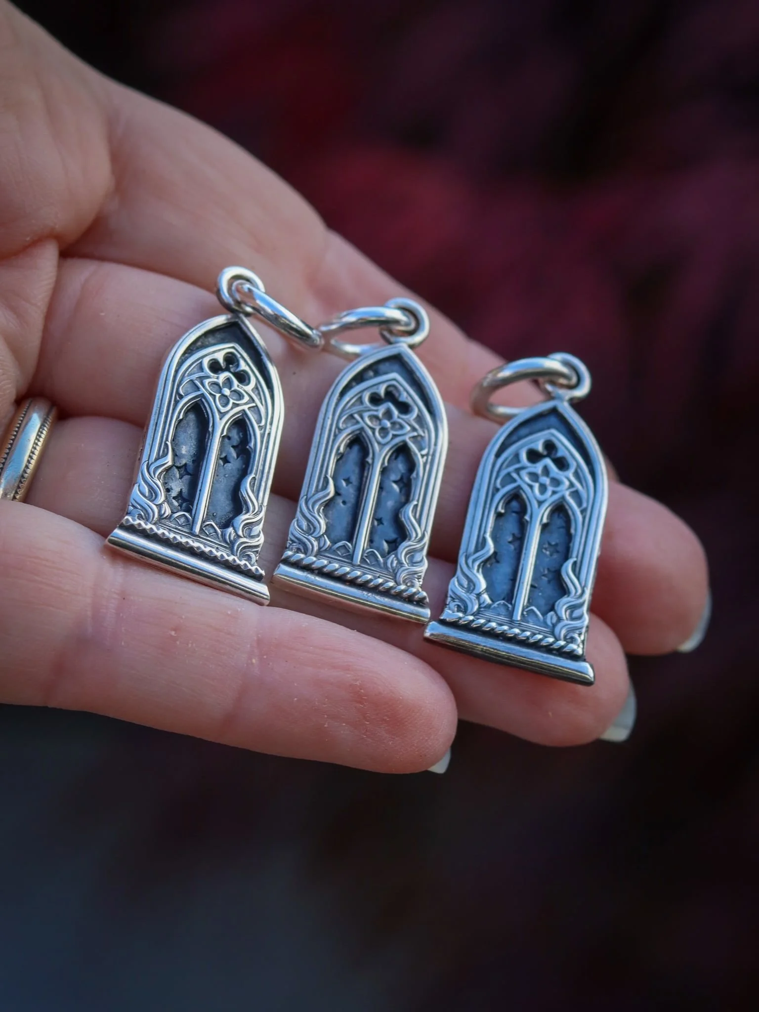 Where&rsquo;s all my book lovers? - I&rsquo;ve been caught in the historical and fantasy books so when I saw these windows I just loved the romance of them! Made to fit your storyteller collection!

What are you reading I&rsquo;d love some recommenda