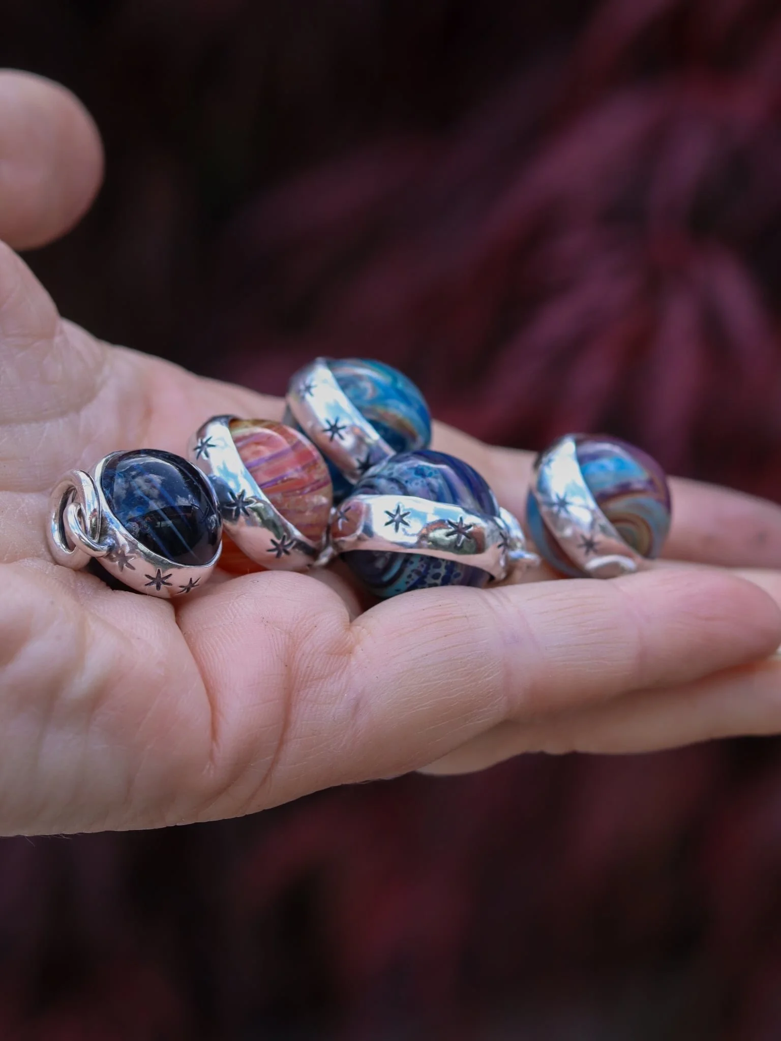 These magical spinning Planetarys have really captured your heart ❤️ But photographing them to get all there wonderful patterns and depth isn&rsquo;t the easiest!  I&rsquo;m in the middle of preparing another drop of them soon (plus a load of mini sp