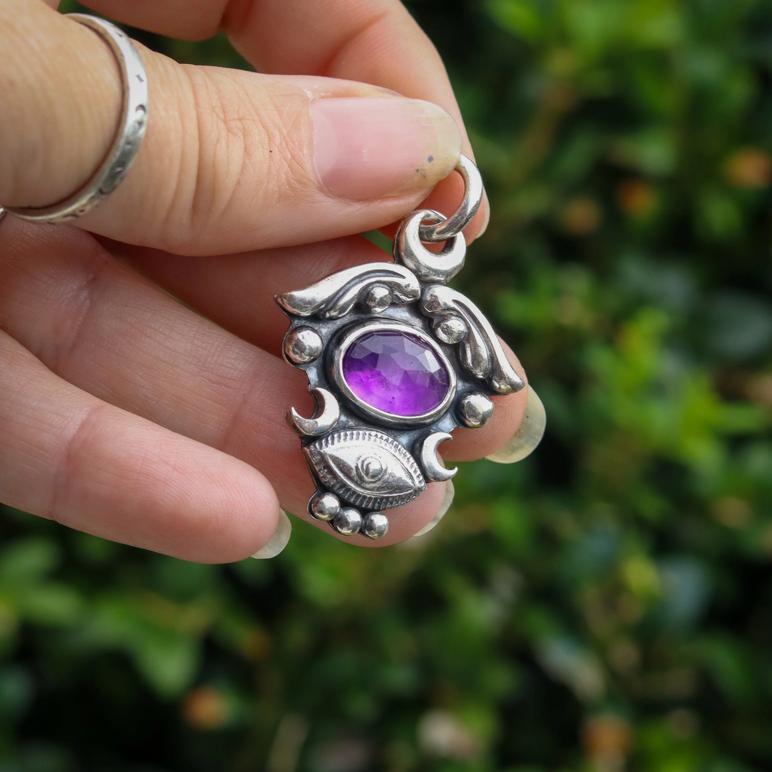Iseeyou-amethyst2.jpg