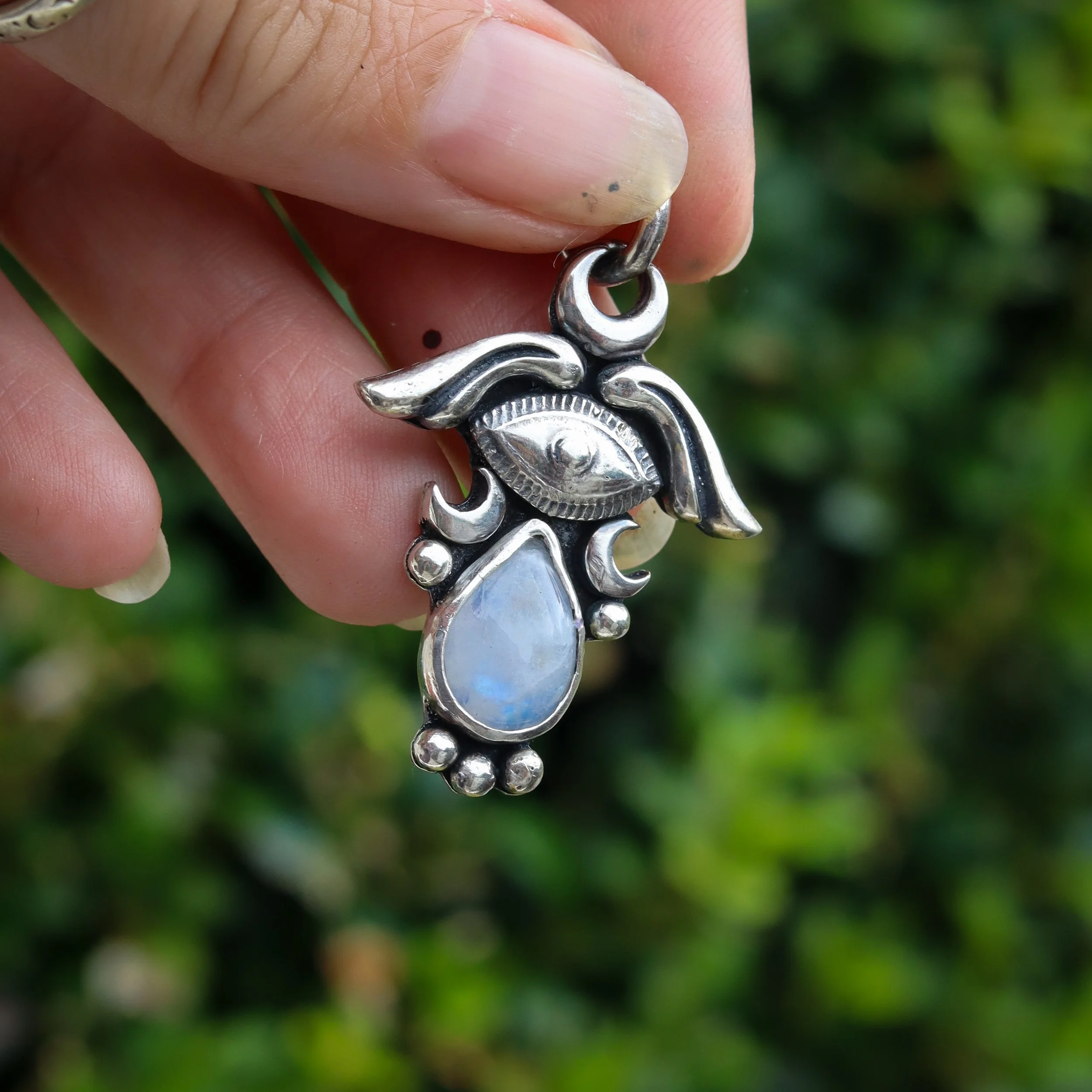 Iseeyou-moonstone.jpg
