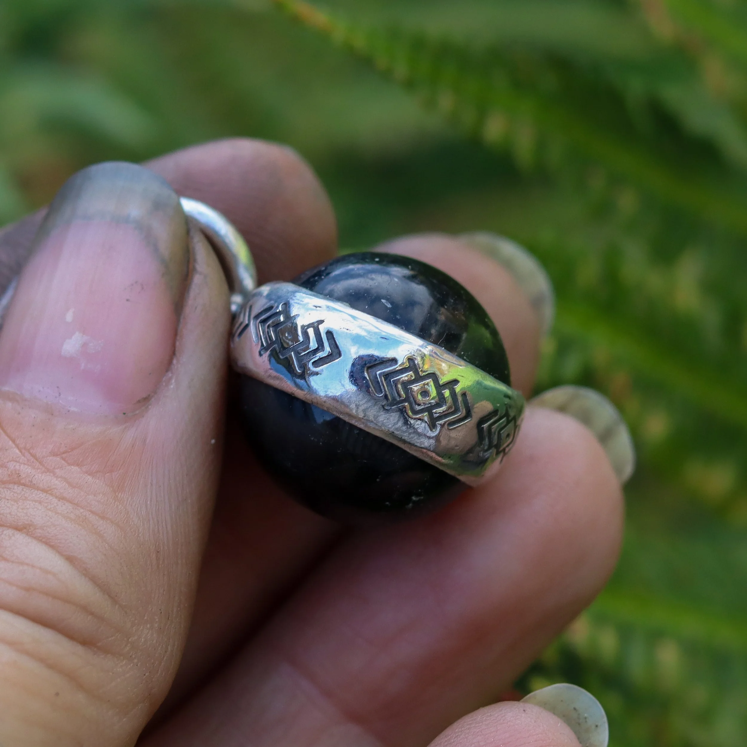 Mini crystalball obsidian.jpg