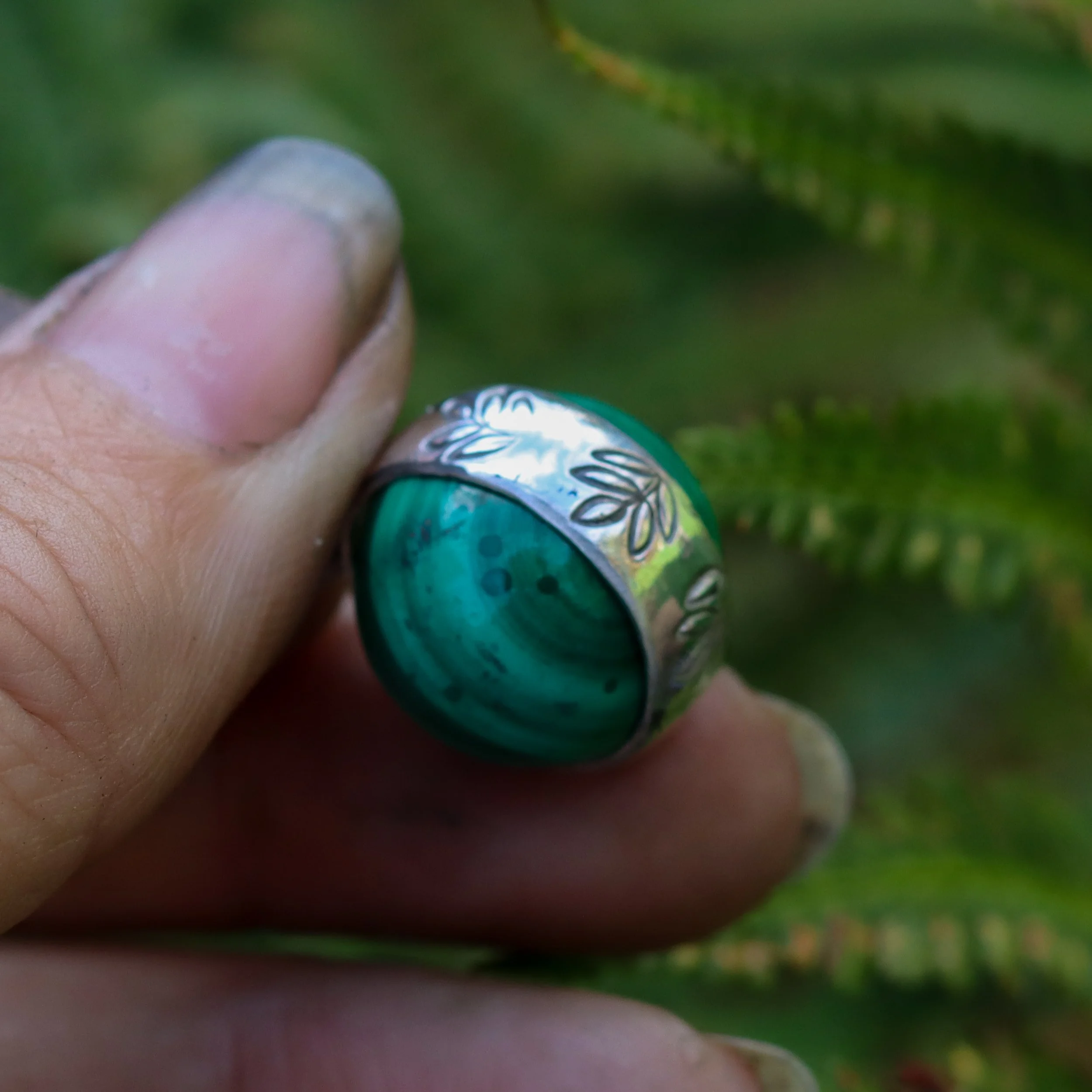 Mini crystalball malachite.jpg