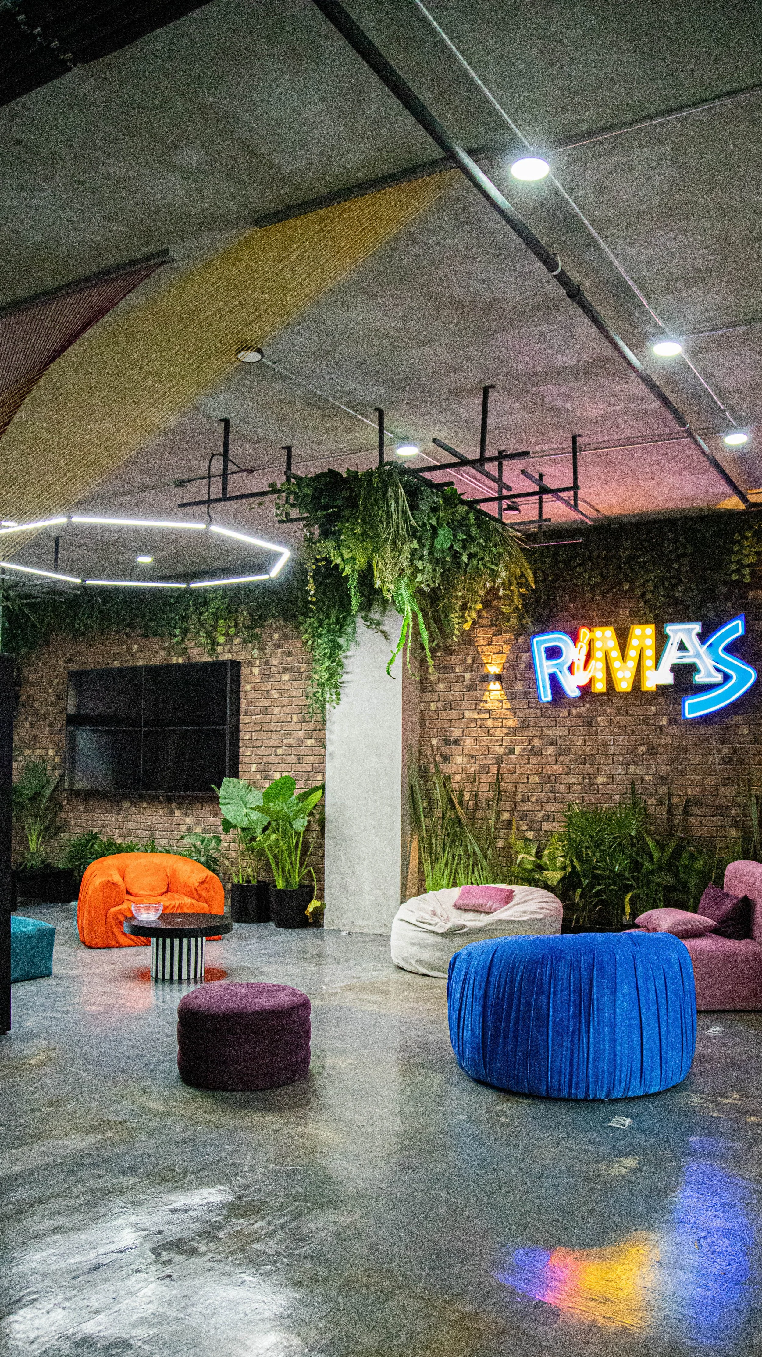 Rimas Music- Oficinas