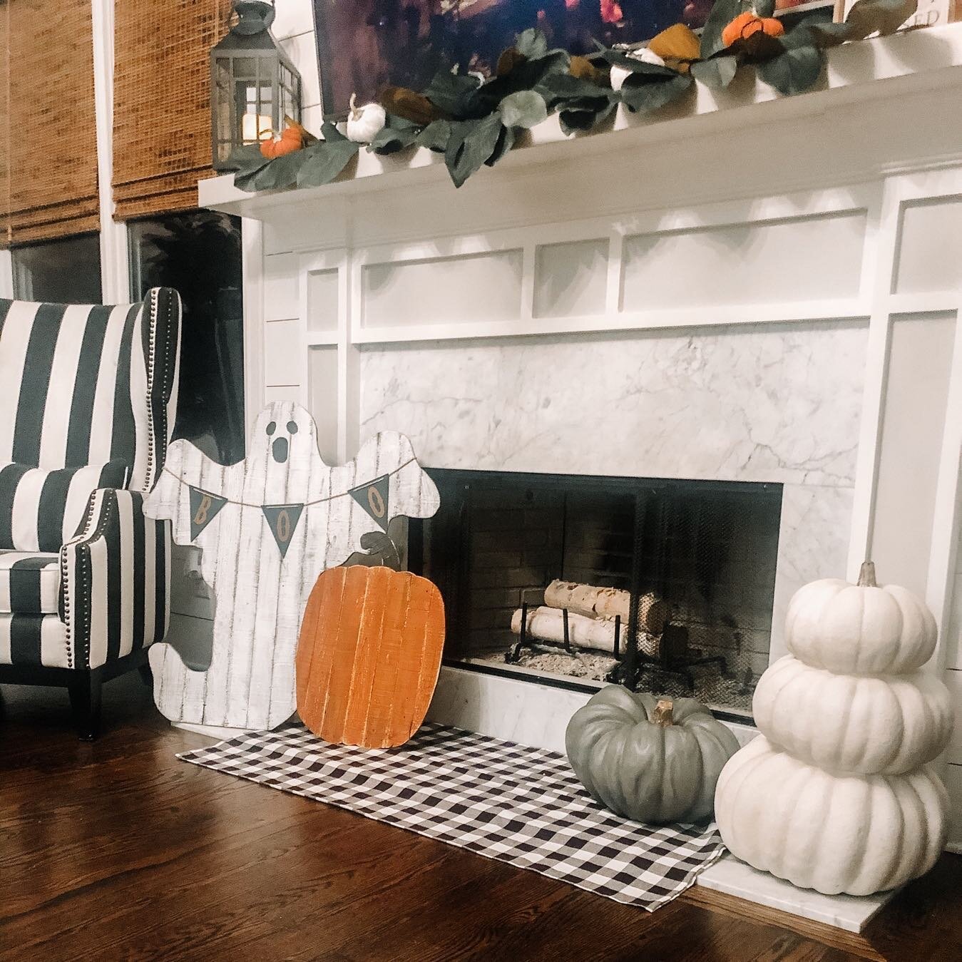 🎃H A P P Y  F R I - Y A Y👻

Anyone else ready for fall and Halloween?! It&rsquo;s starting to feel like fall and love this set up for the holiday! 

Glorious fall vibes and I&rsquo;m loving these decor pieces! Some are pieces I have ordered and wil