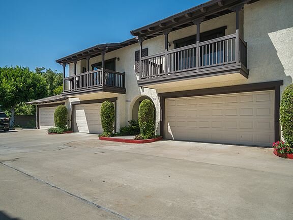 1135 Strawberry Ln, Glendora, CA 91740