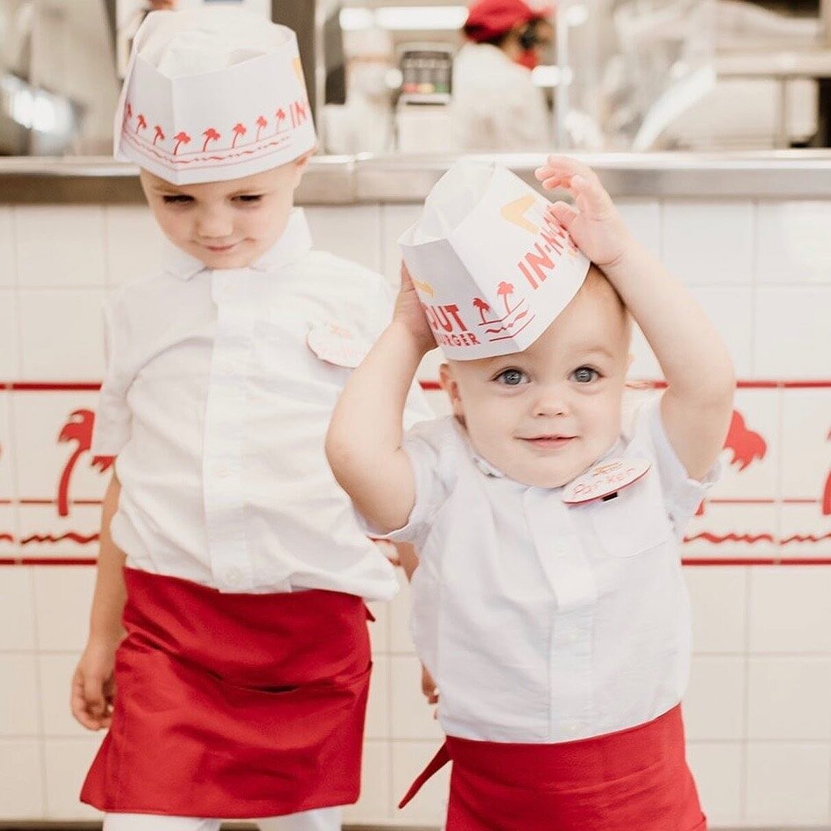 We took some photos at our favorite place! 🍔 🍟 
Thanks so much Christie for the photos! 
Check out my blog to see some of our favorites ❤️❤️❤️
https://www.laurenloveshomes.com/blog/in-n-out-family-photoshoot

📸 @momentsandmountainsphotography

.
.