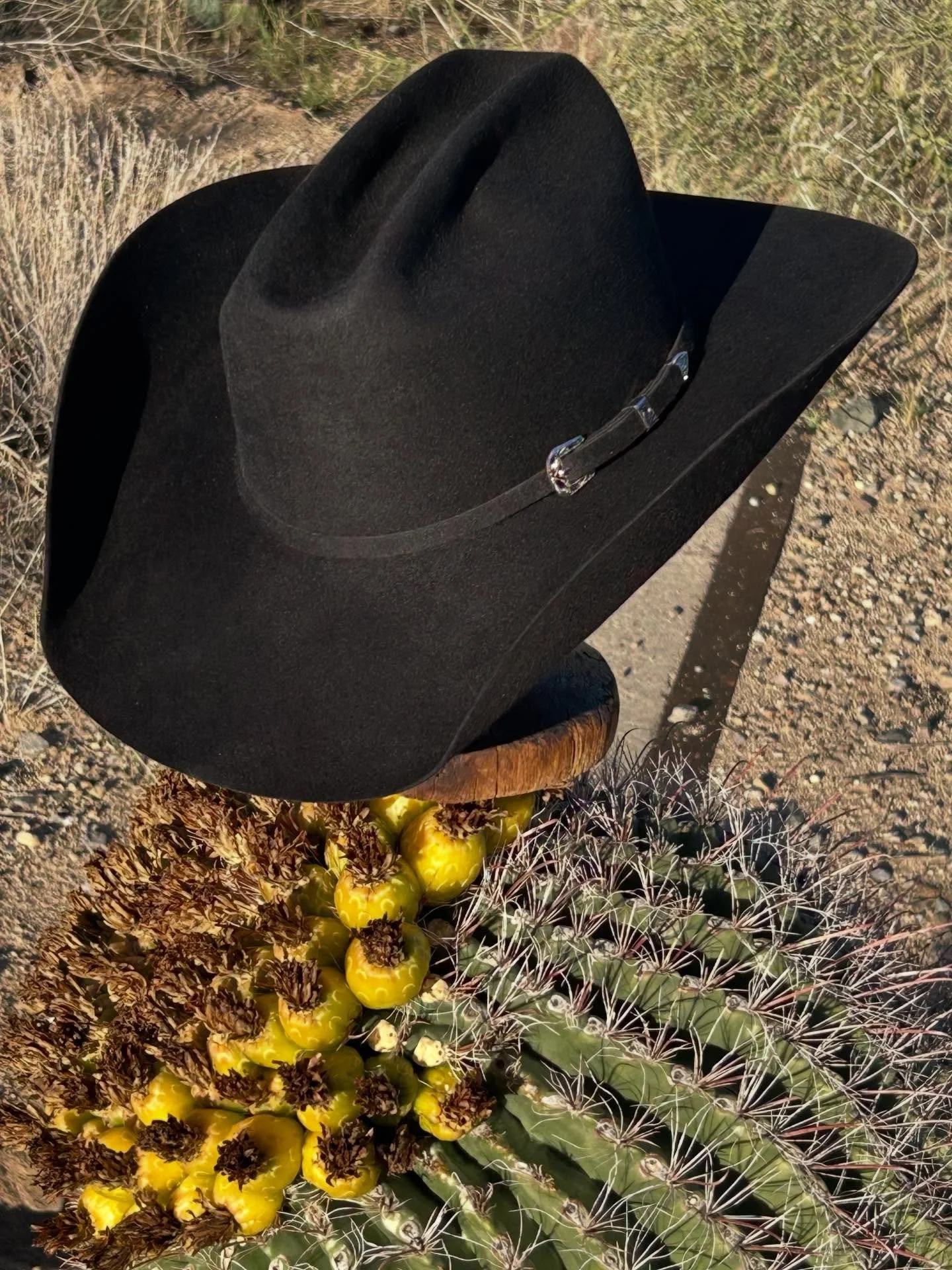 Here is a classic black cattleman with &ldquo;cutter&rdquo; bumps, heading to California. Those bumps on the side are very subtle, and really help the hat sit well on the head, without affecting the look of the hat. If nice and simple is what you&rsq