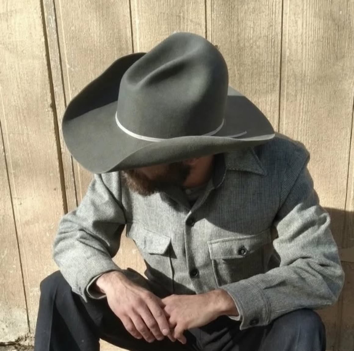 Hope everyone is having a great week! I&rsquo;m ready for the weekend lol, but I wanted to show everyone a couple hats I shipped this week. I really love the granite grey in the old fashioned style, and then I built an RCA style in a pure beaver bell