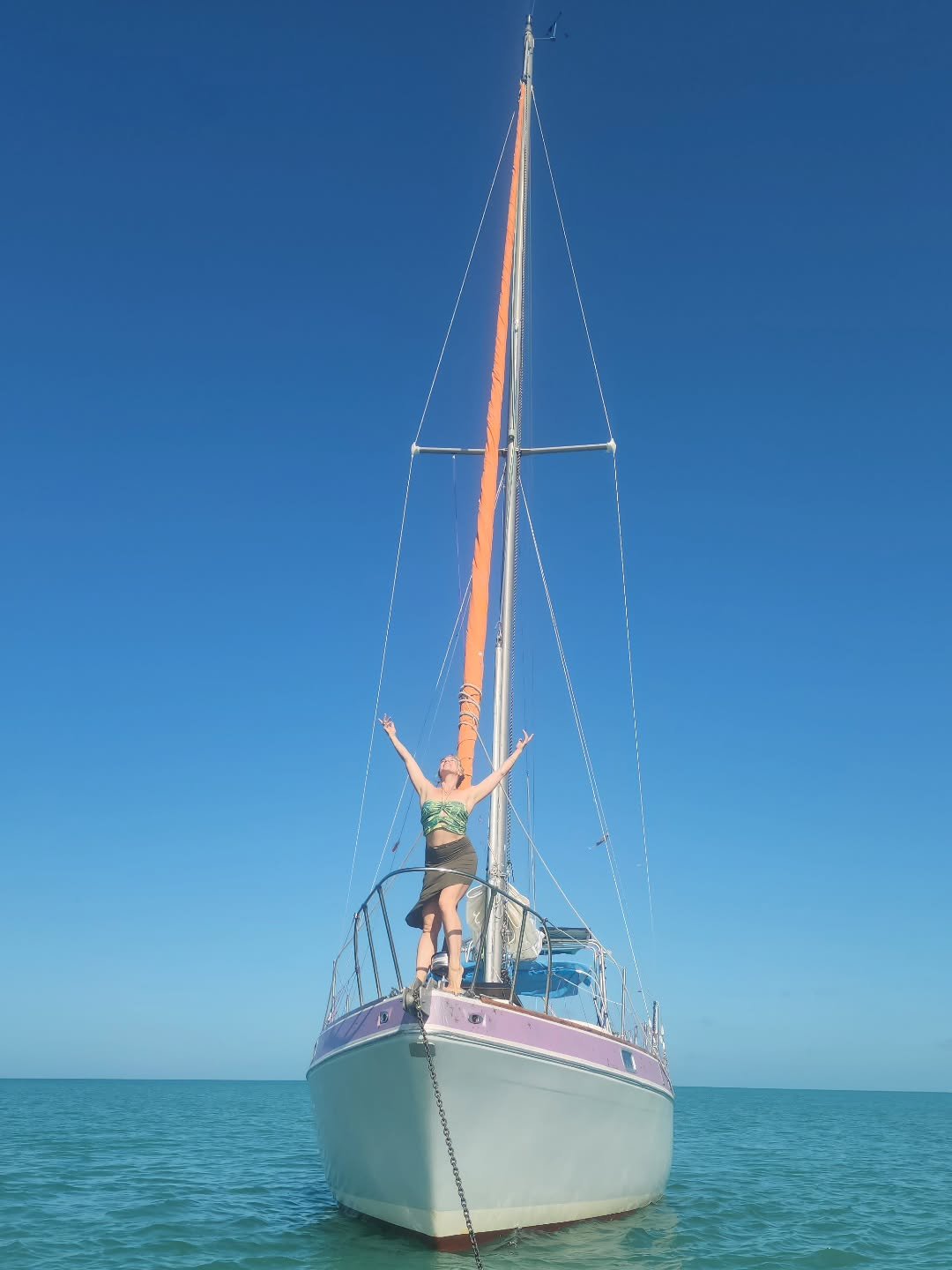Boat and Babe.  Well. Up Town Girl is totally a babe too.

OK. So photo of

 2 Salt Water babes

That both also like fresh water.

Photo by @lainebones
From RIB babe